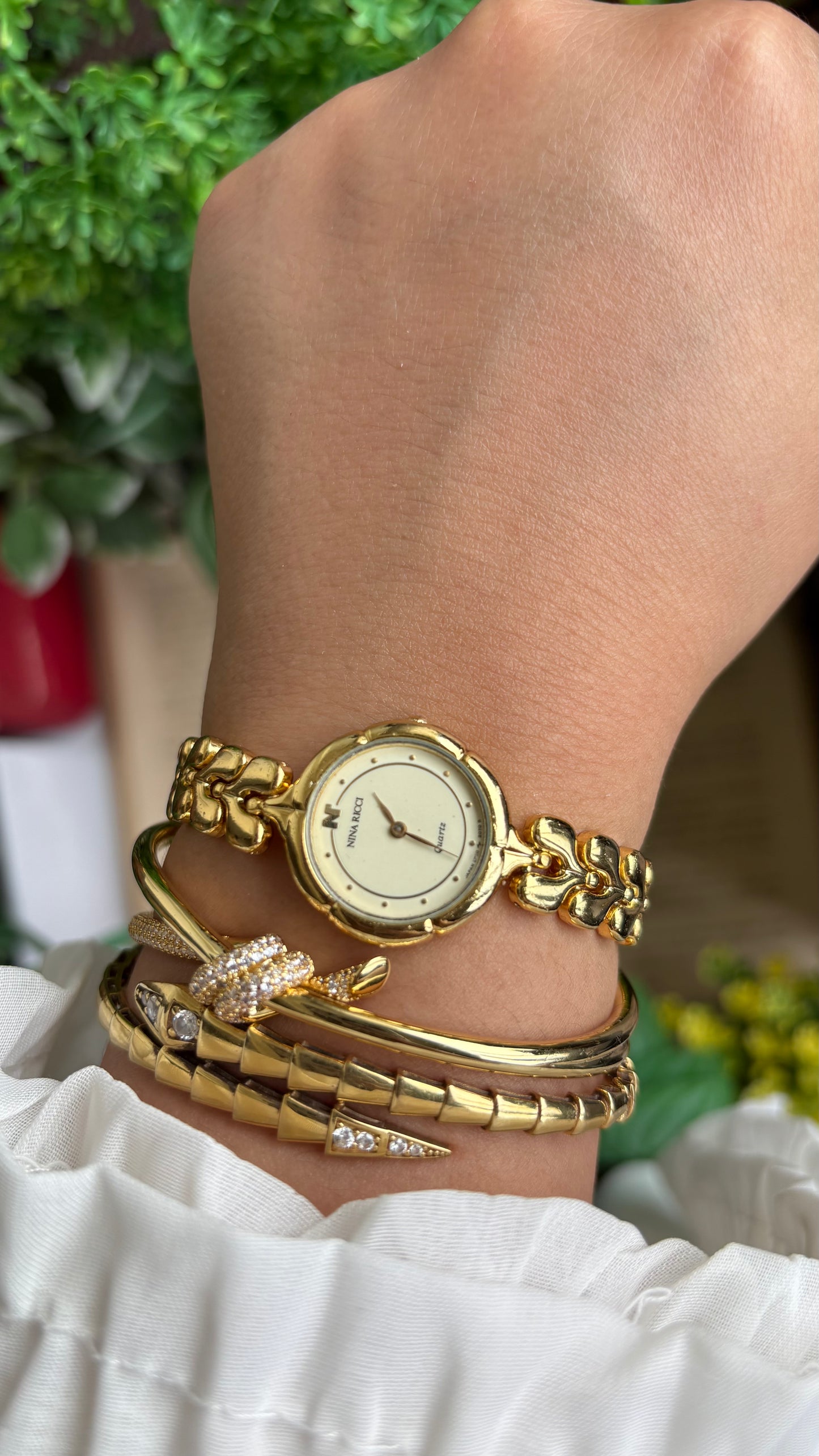 Vintage Nina Ricci Watch in Gold Tone Gold Dial