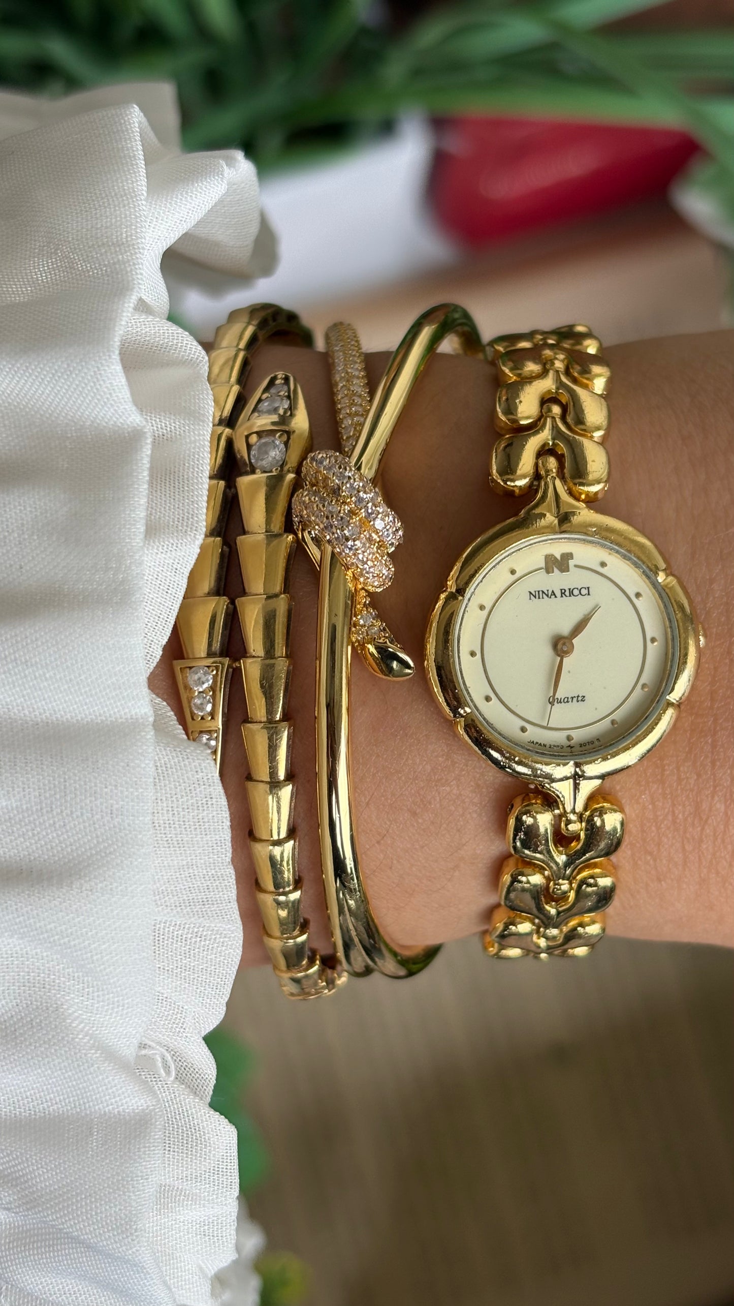 Vintage Nina Ricci Watch in Gold Tone Gold Dial