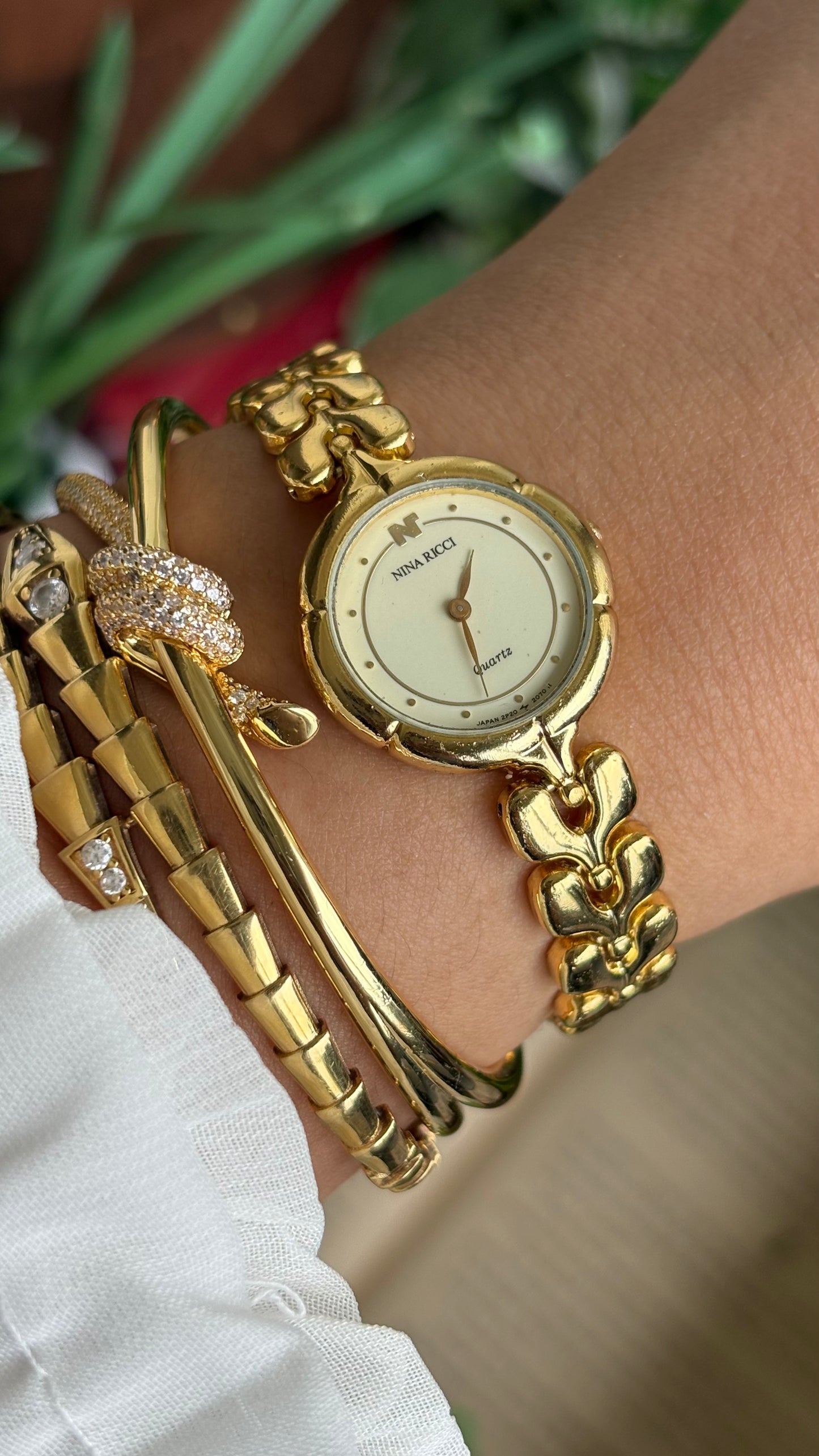 Vintage Nina Ricci Watch in Gold Tone Gold Dial