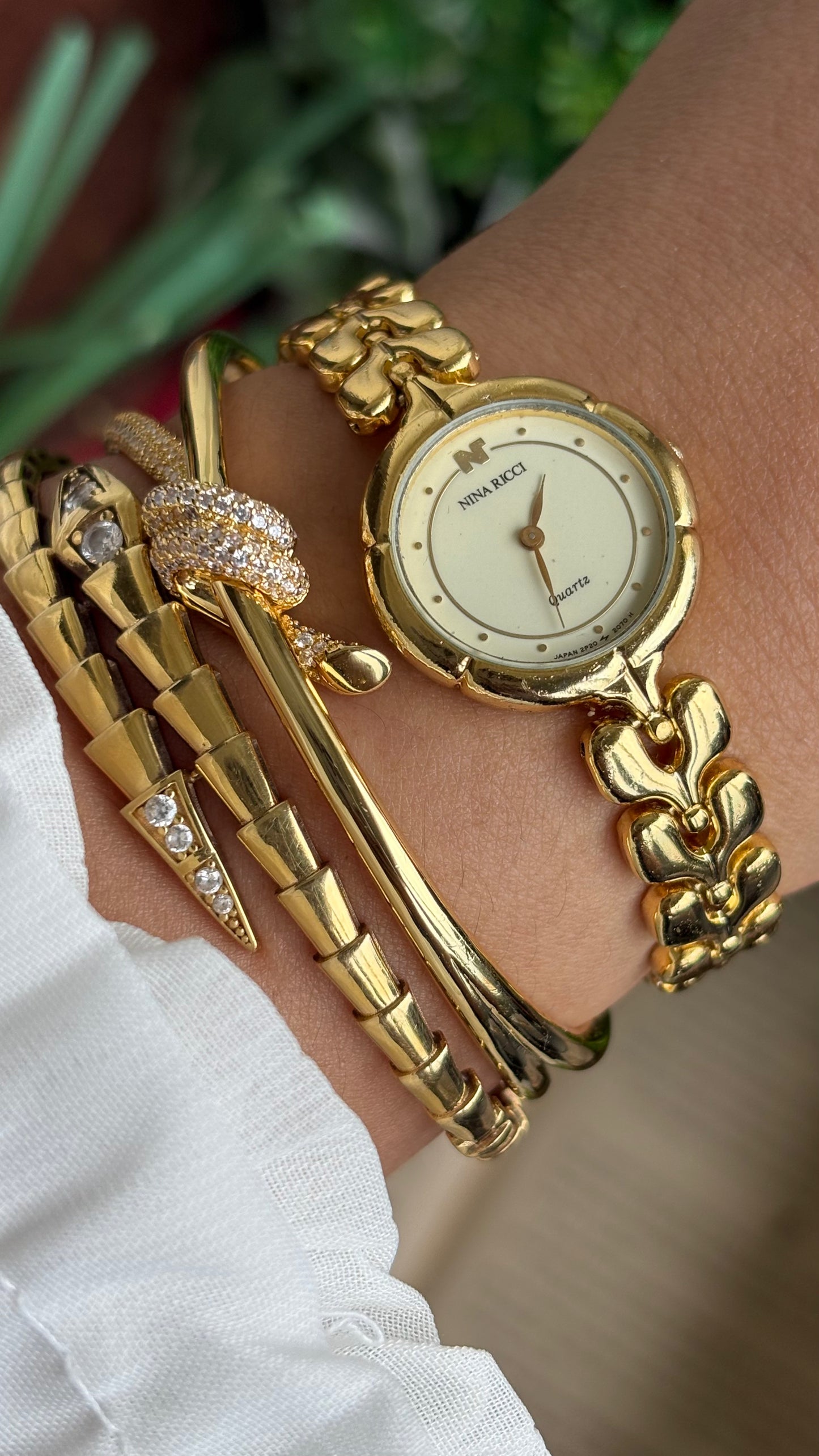 Vintage Nina Ricci Watch in Gold Tone Gold Dial