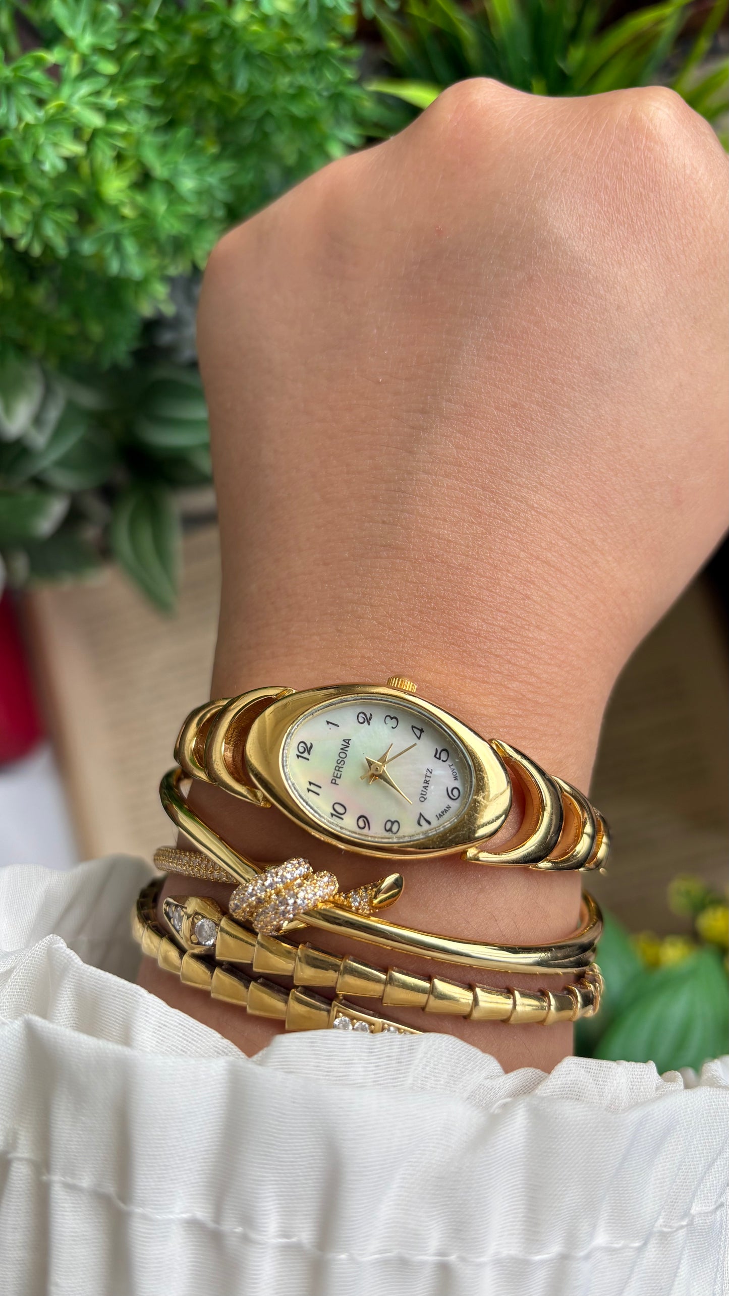 Vintage Persona Watch in Gold Tone Oval Face Pearl Dial
