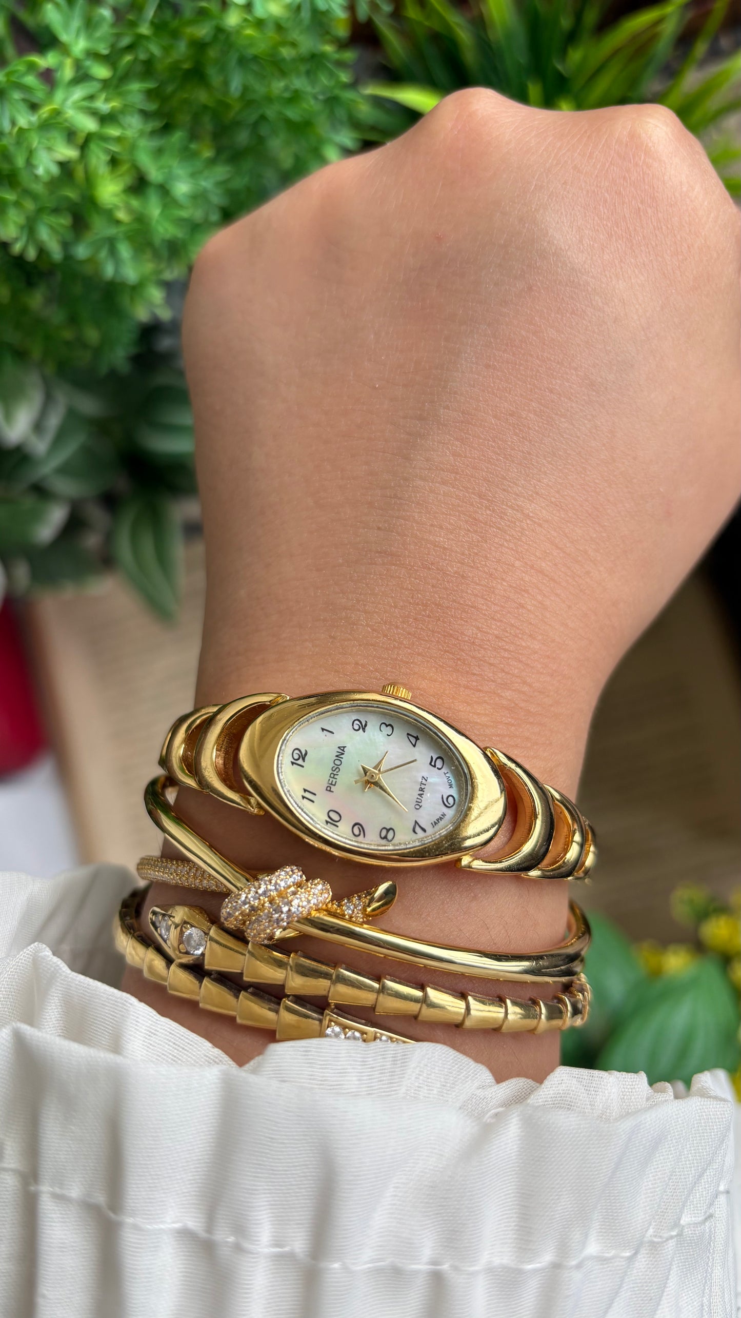 Vintage Persona Watch in Gold Tone Oval Face Pearl Dial