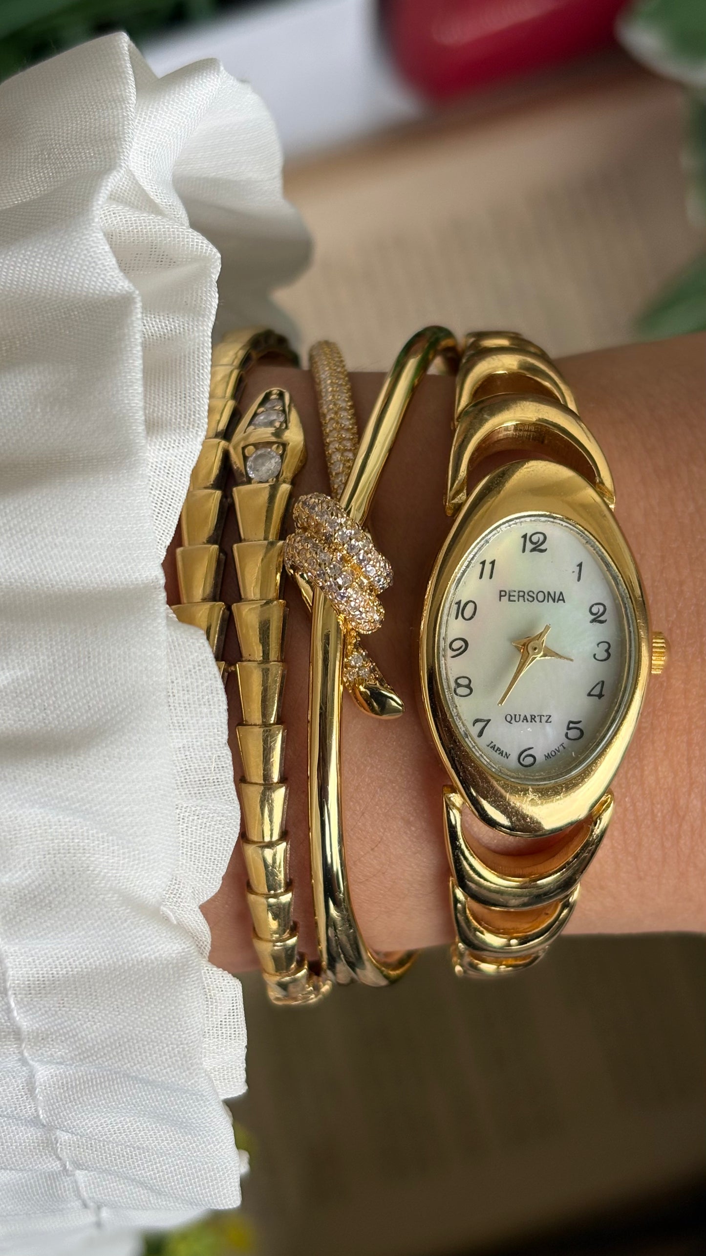 Vintage Persona Watch in Gold Tone Oval Face Pearl Dial