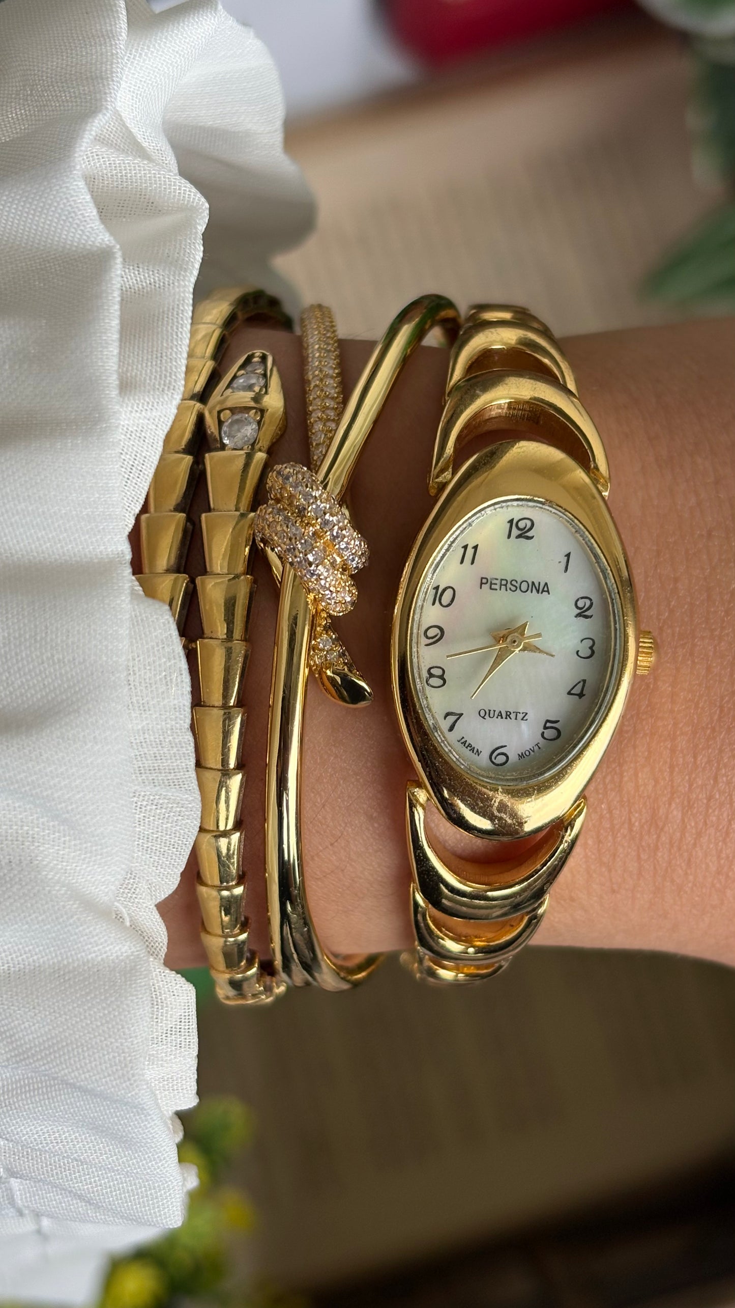Vintage Persona Watch in Gold Tone Oval Face Pearl Dial