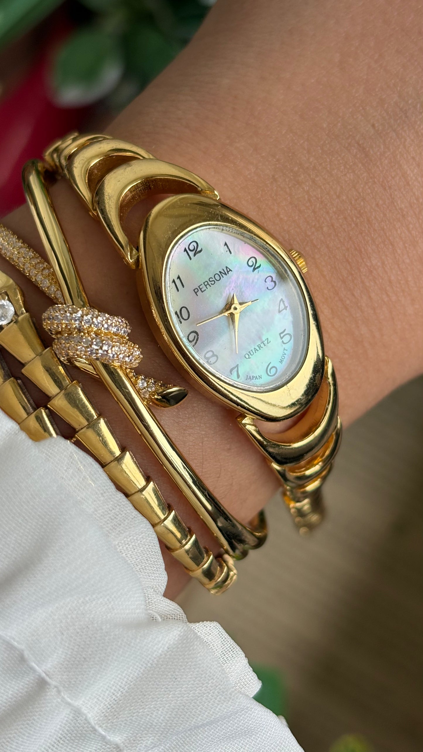 Vintage Persona Watch in Gold Tone Oval Face Pearl Dial