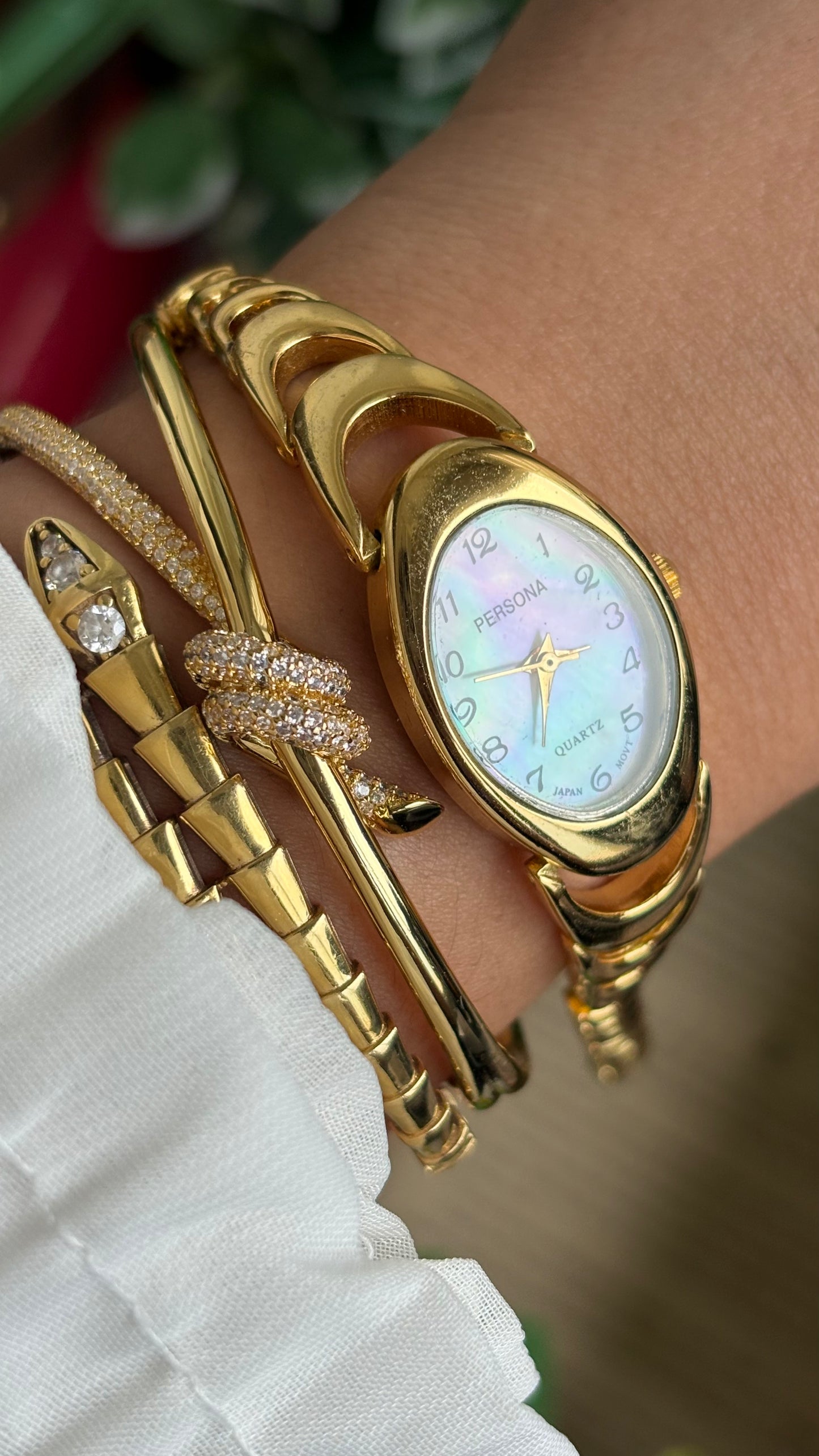 Vintage Persona Watch in Gold Tone Oval Face Pearl Dial