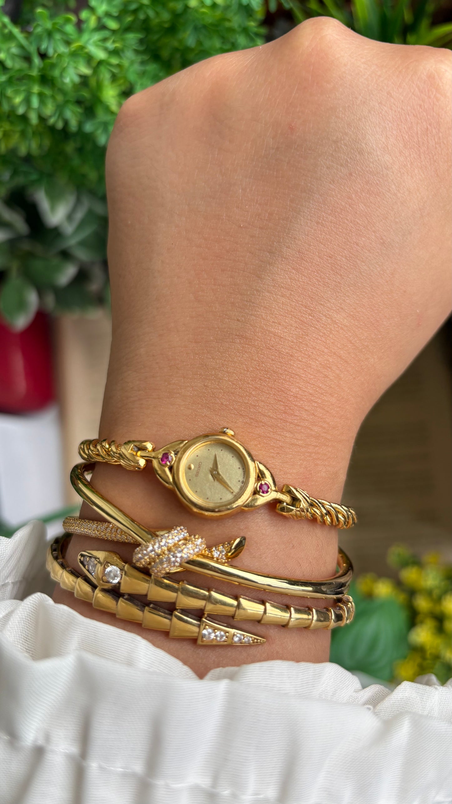 Extremely Rare Vintage Seiko Rope Chain Bracelet Watch in Gold Tone with Genuine Rubies