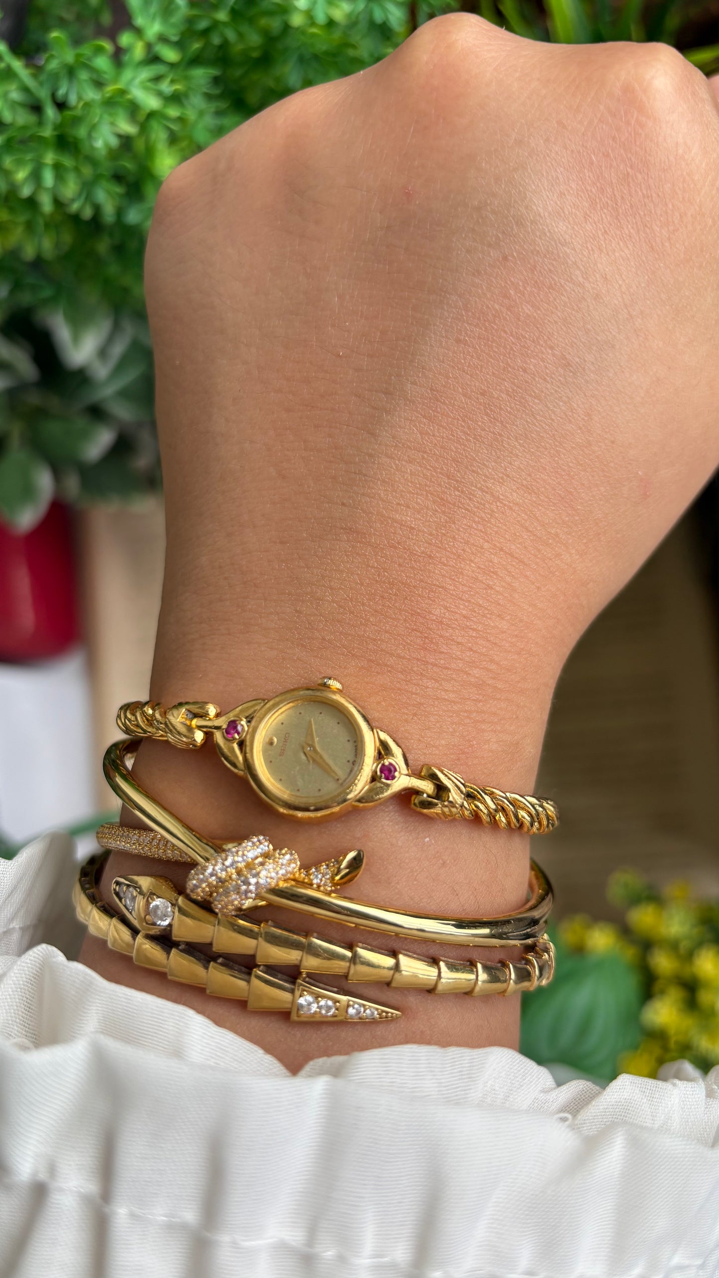 Extremely Rare Vintage Seiko Rope Chain Bracelet Watch in Gold Tone with Genuine Rubies