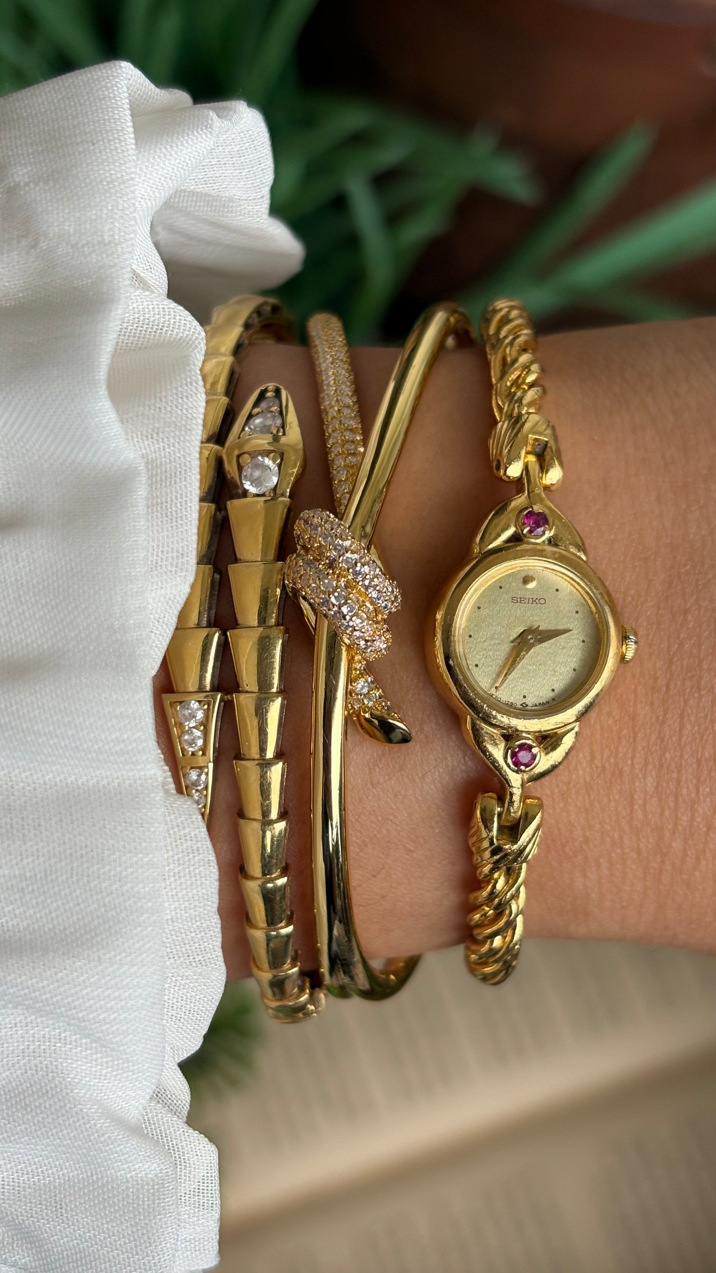 Extremely Rare Vintage Seiko Rope Chain Bracelet Watch in Gold Tone with Genuine Rubies