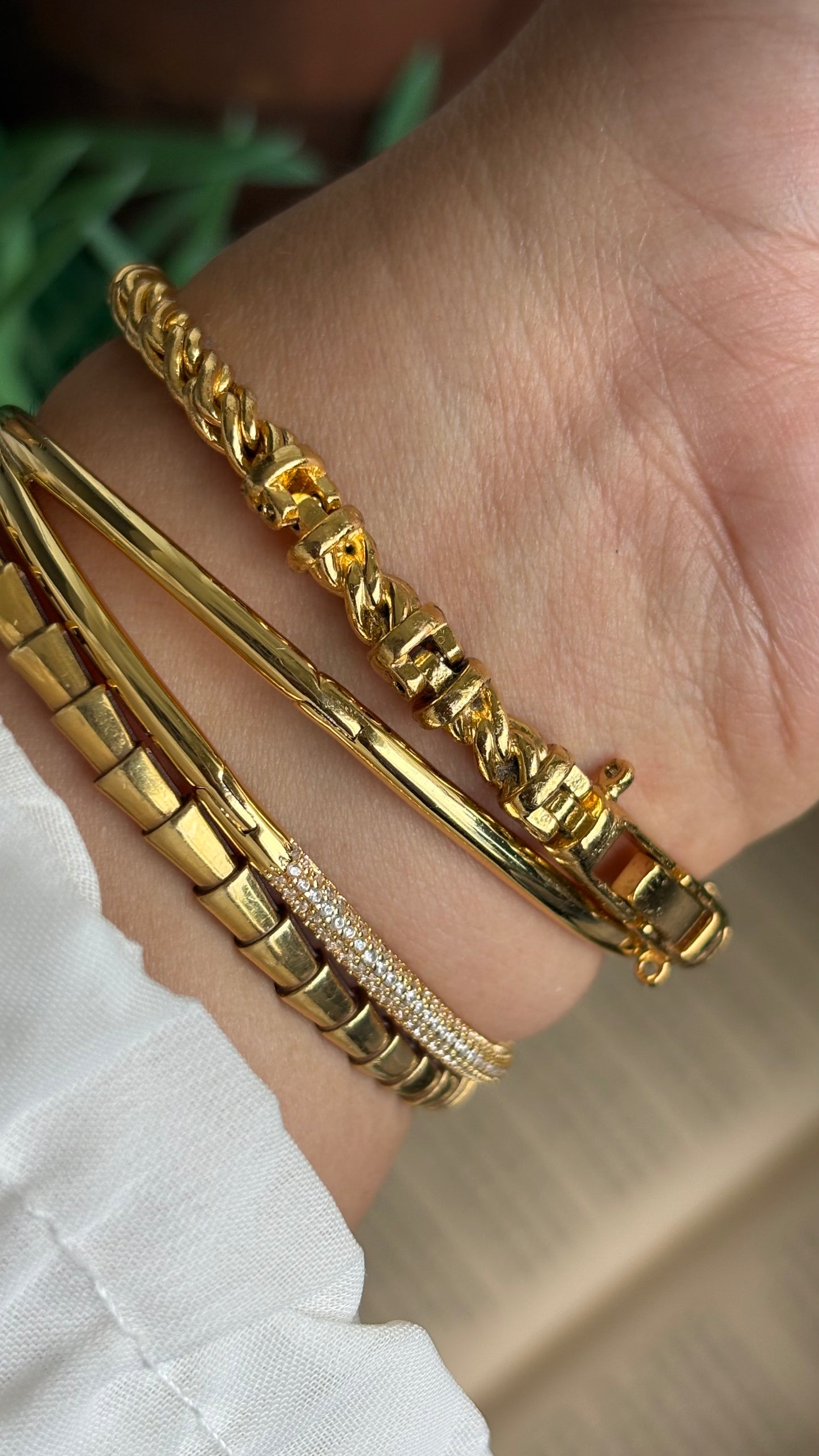 Extremely Rare Vintage Seiko Rope Chain Bracelet Watch in Gold Tone with Genuine Rubies