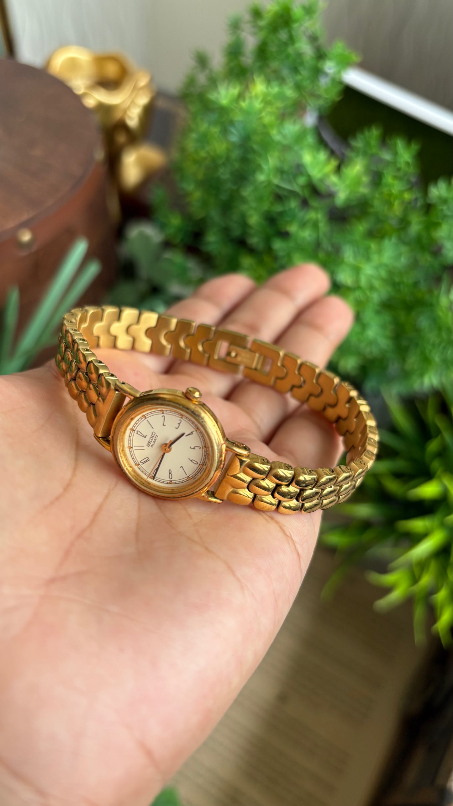 Vintage Seiko Classic Ladies Watch in Gold Tone