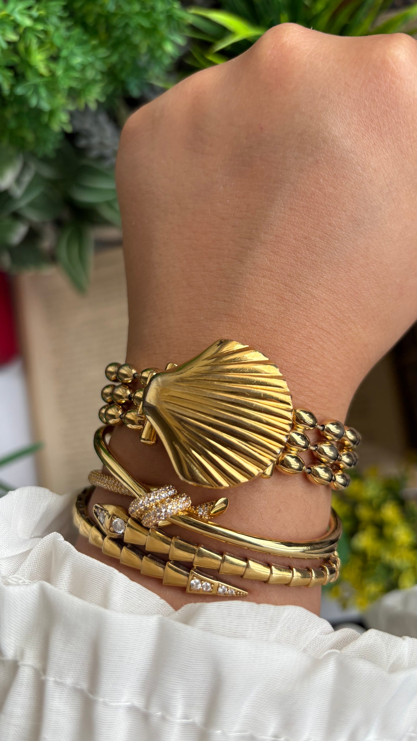 Extremely Rare Vintage Belami Shell Peekaboo Watch in Gold Tone Pearl Dial