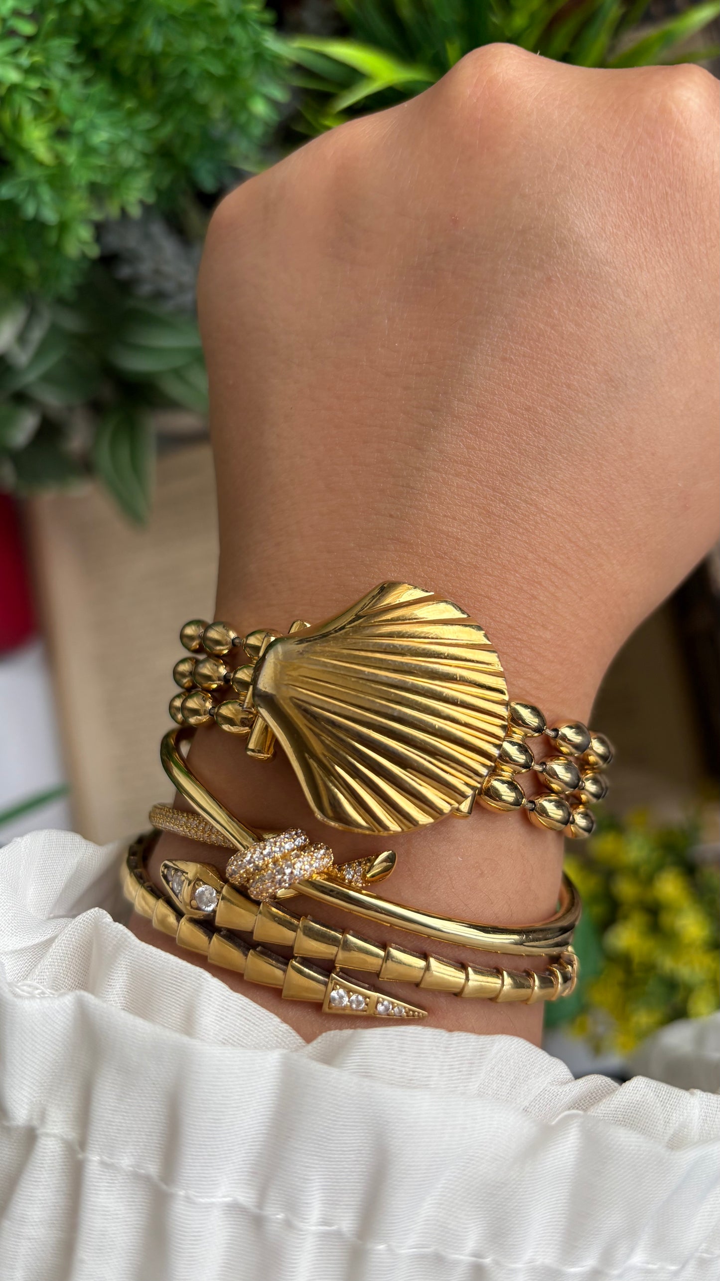 Extremely Rare Vintage Belami Shell Peekaboo Watch in Gold Tone Pearl Dial