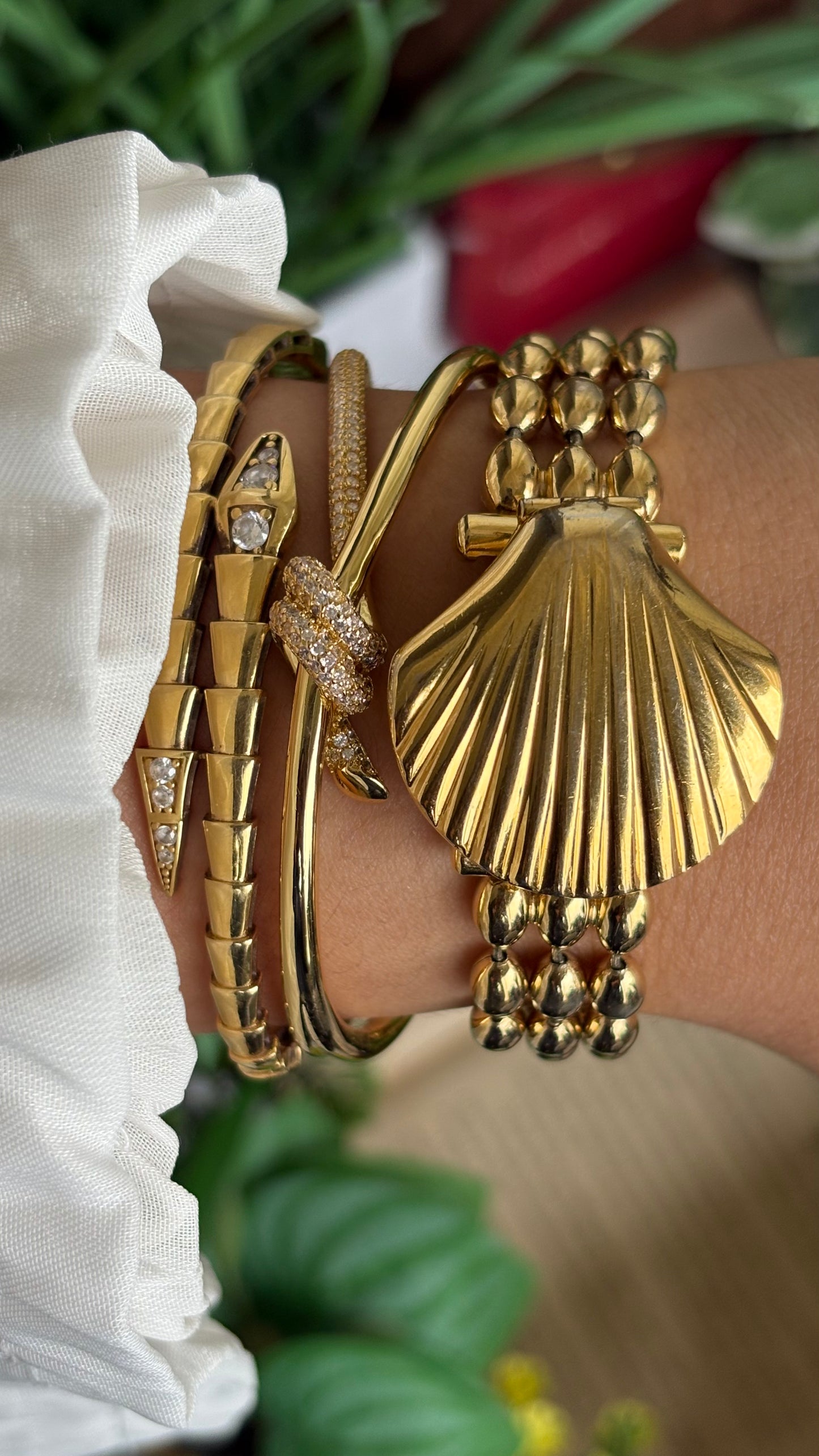 Extremely Rare Vintage Belami Shell Peekaboo Watch in Gold Tone Pearl Dial