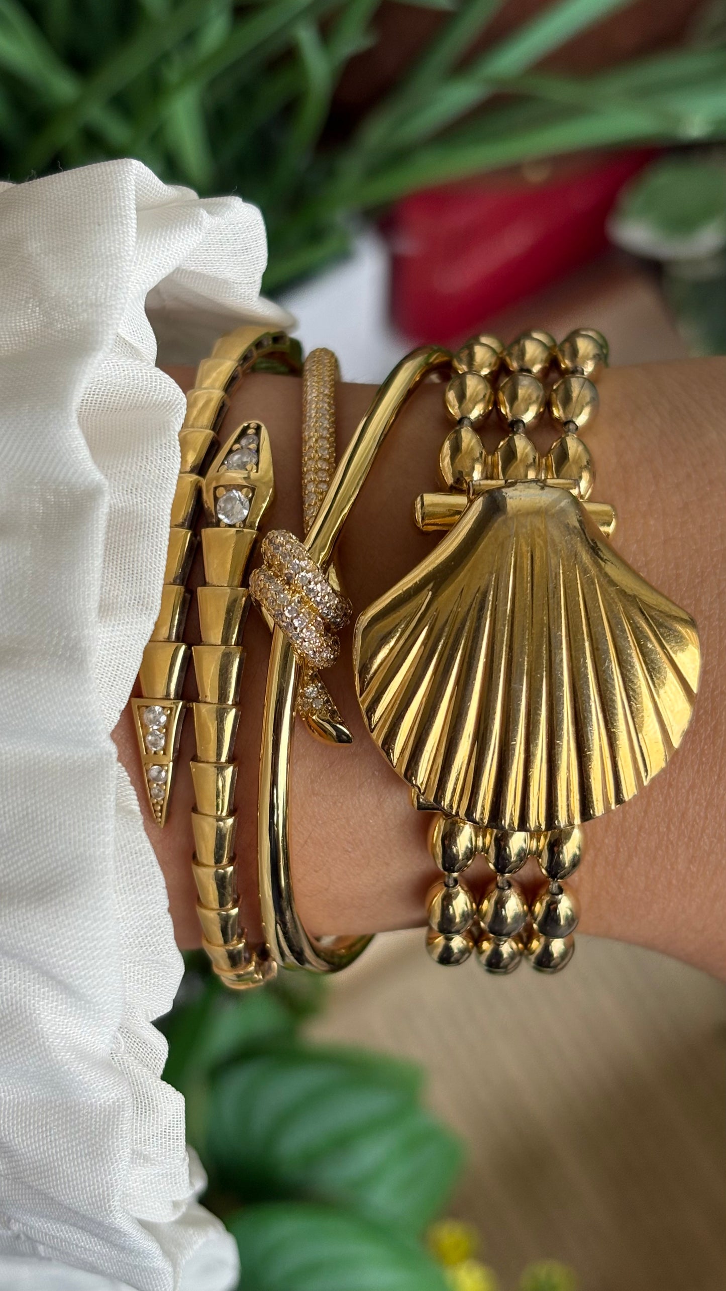 Extremely Rare Vintage Belami Shell Peekaboo Watch in Gold Tone Pearl Dial