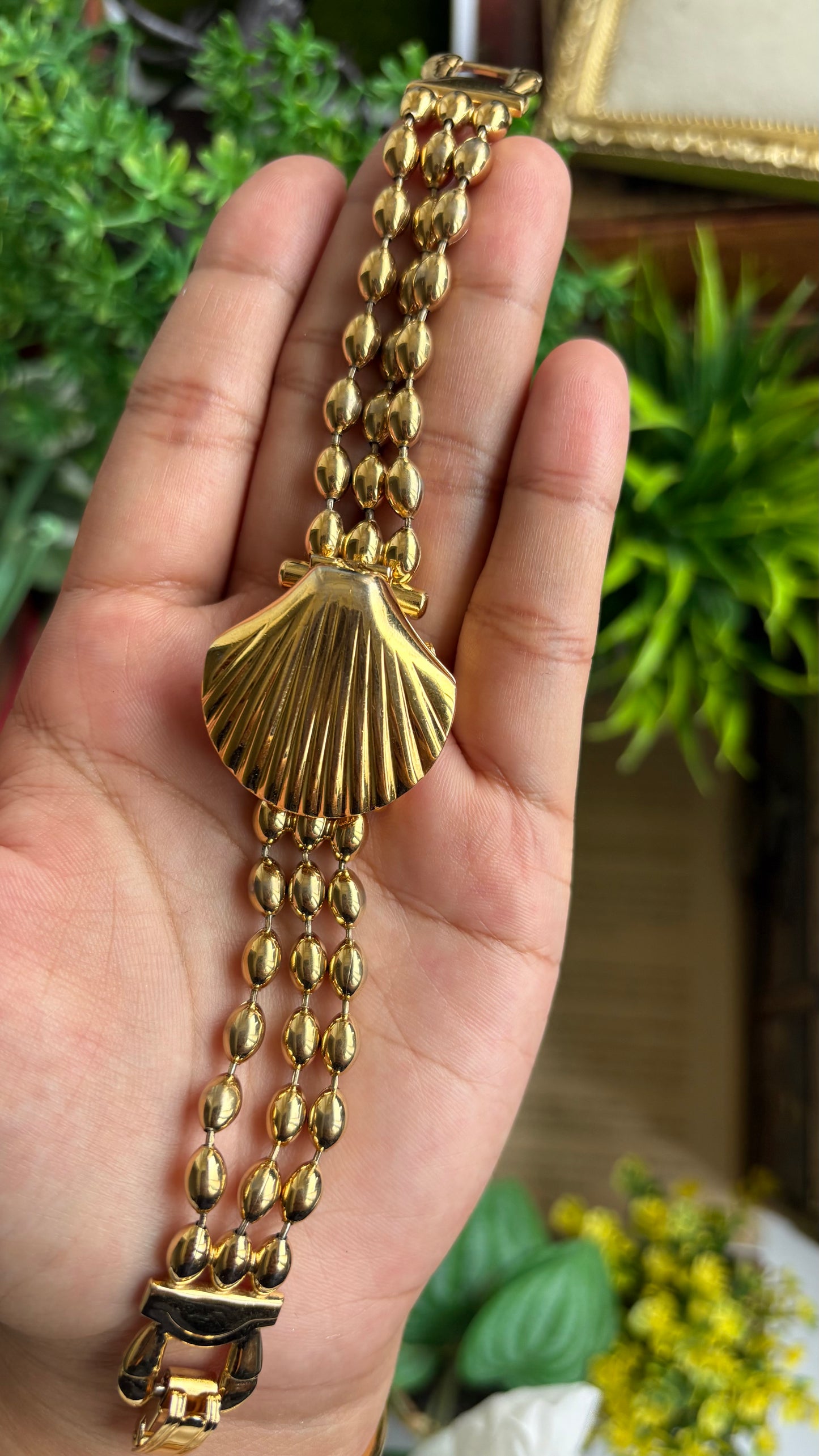 Extremely Rare Vintage Belami Shell Peekaboo Watch in Gold Tone Pearl Dial