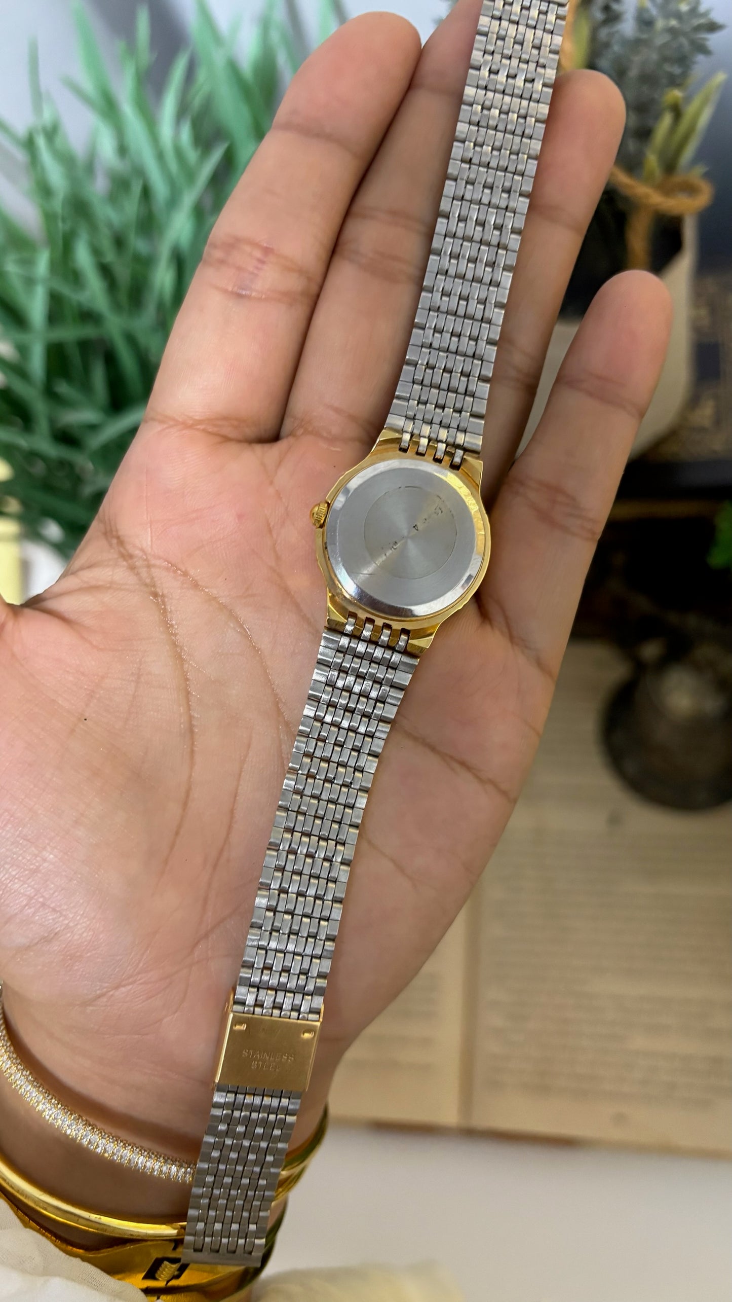 Vintage Romarni Valentino Round Watch with Multi-Link Bracelet in Gold Tone Quartz