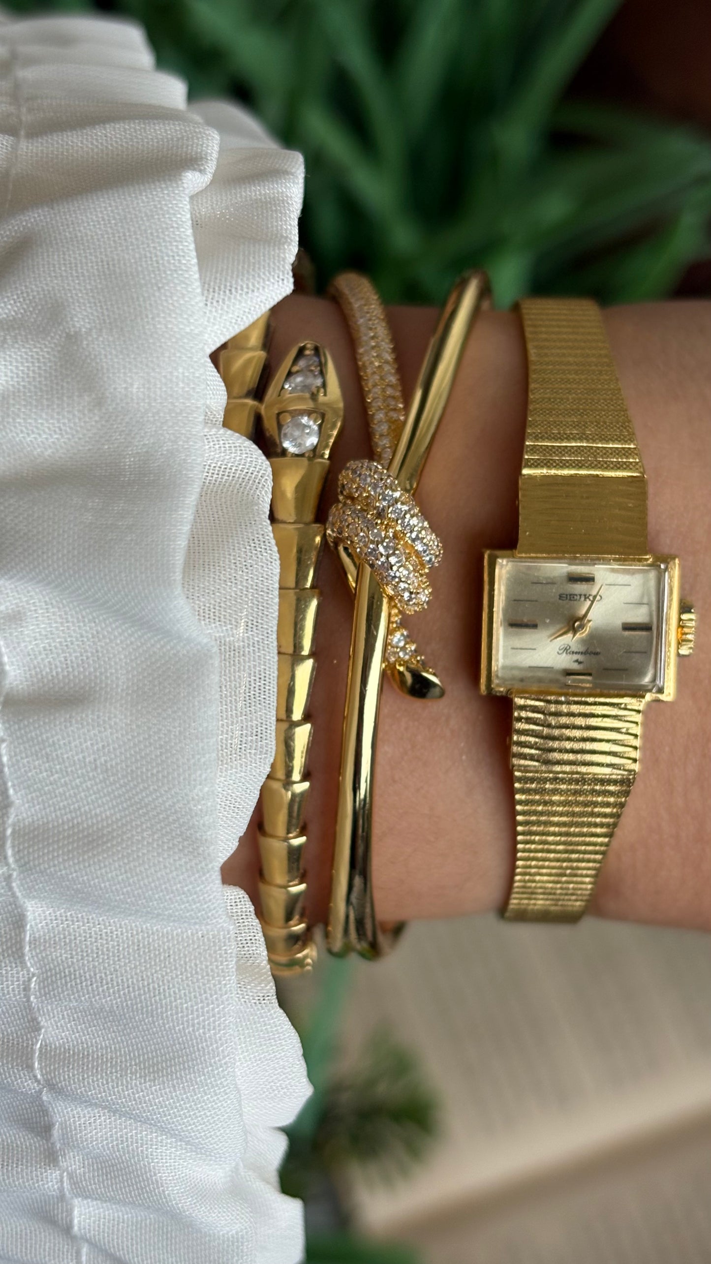 Vintage Seiko Manual Winding Watch in Gold Tone