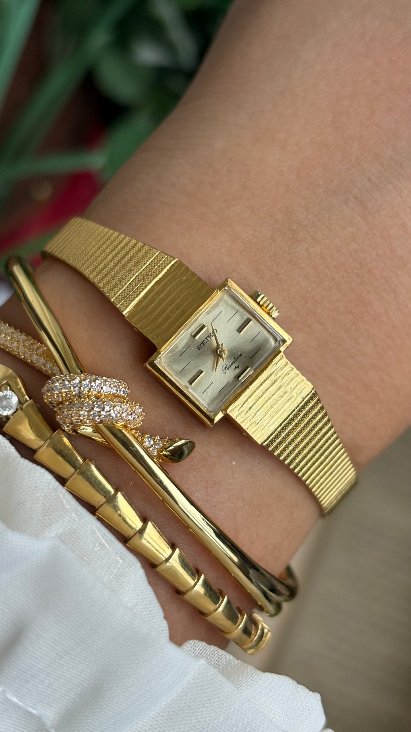 Vintage Seiko Manual Winding Watch in Gold Tone