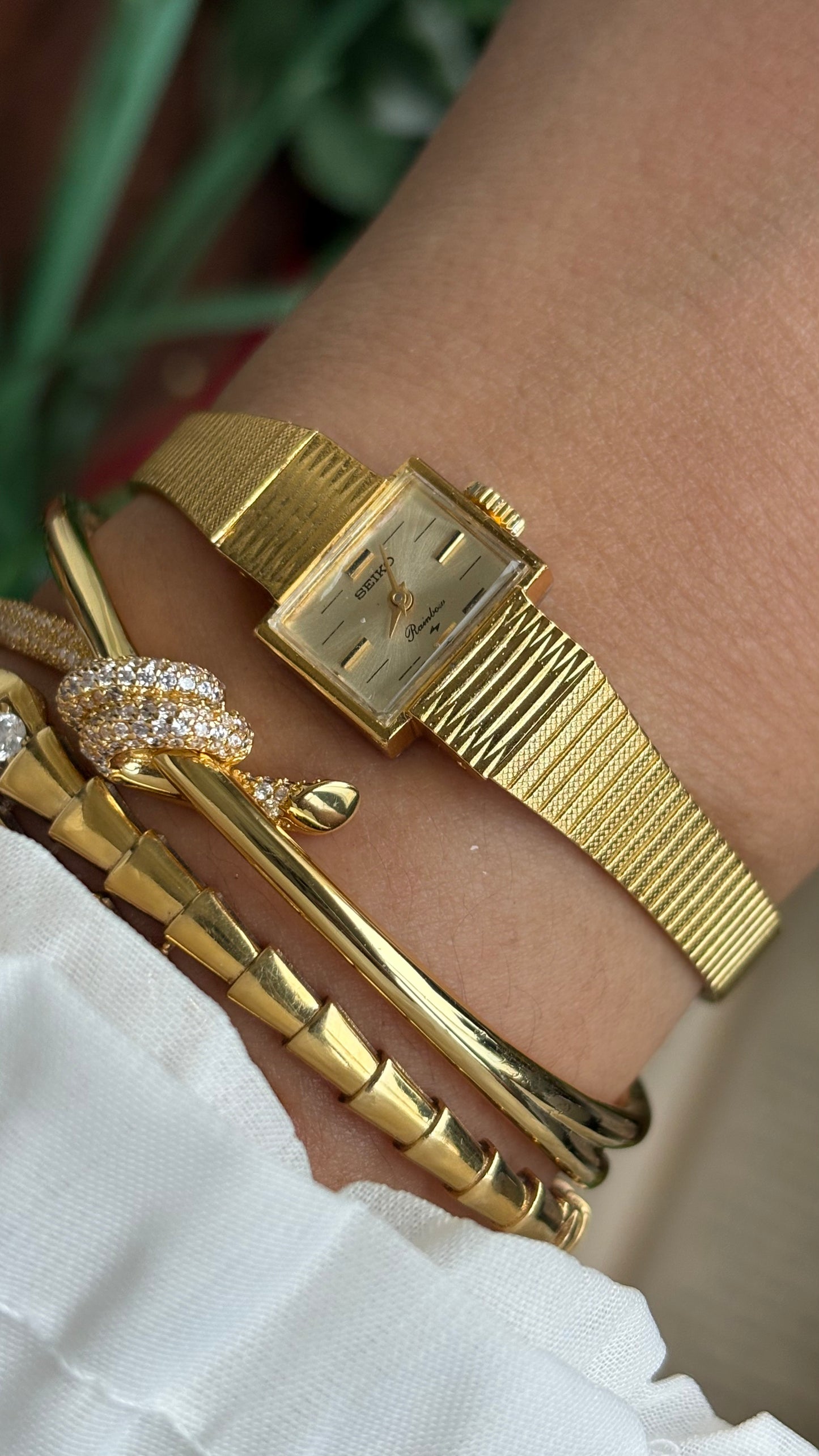 Vintage Seiko Manual Winding Watch in Gold Tone