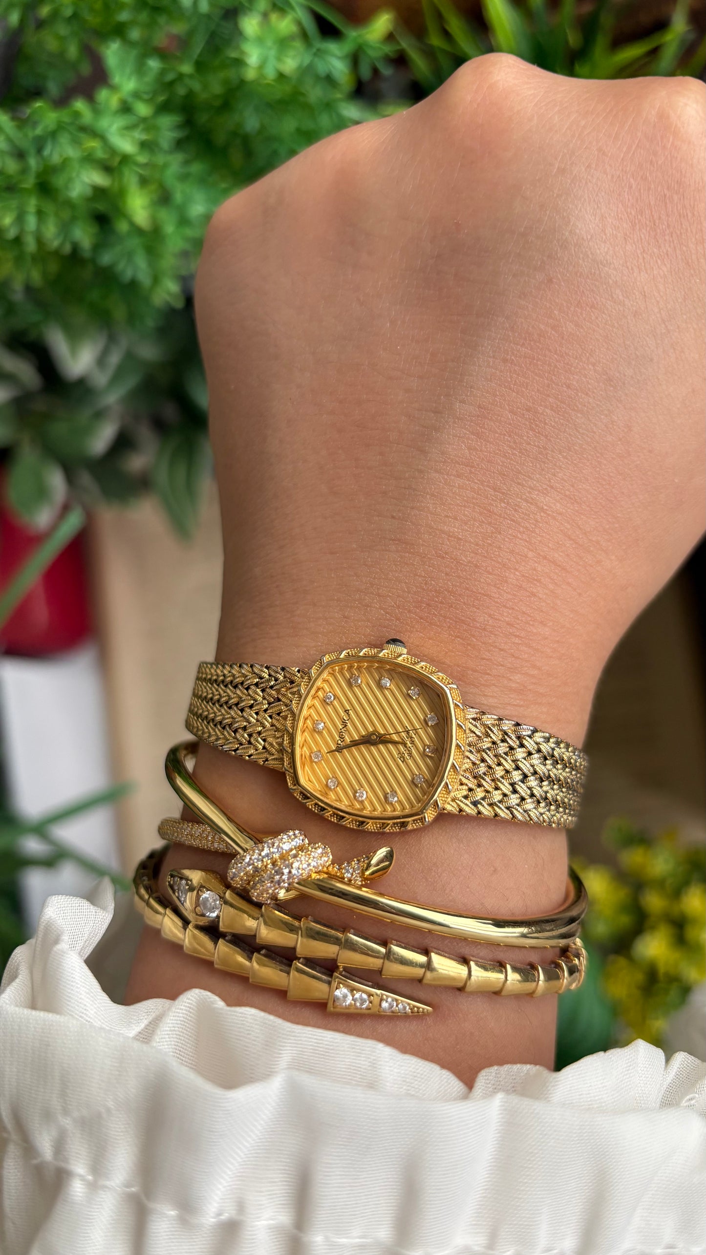 Vintage Bronica Excellent Watch in Gold Tone