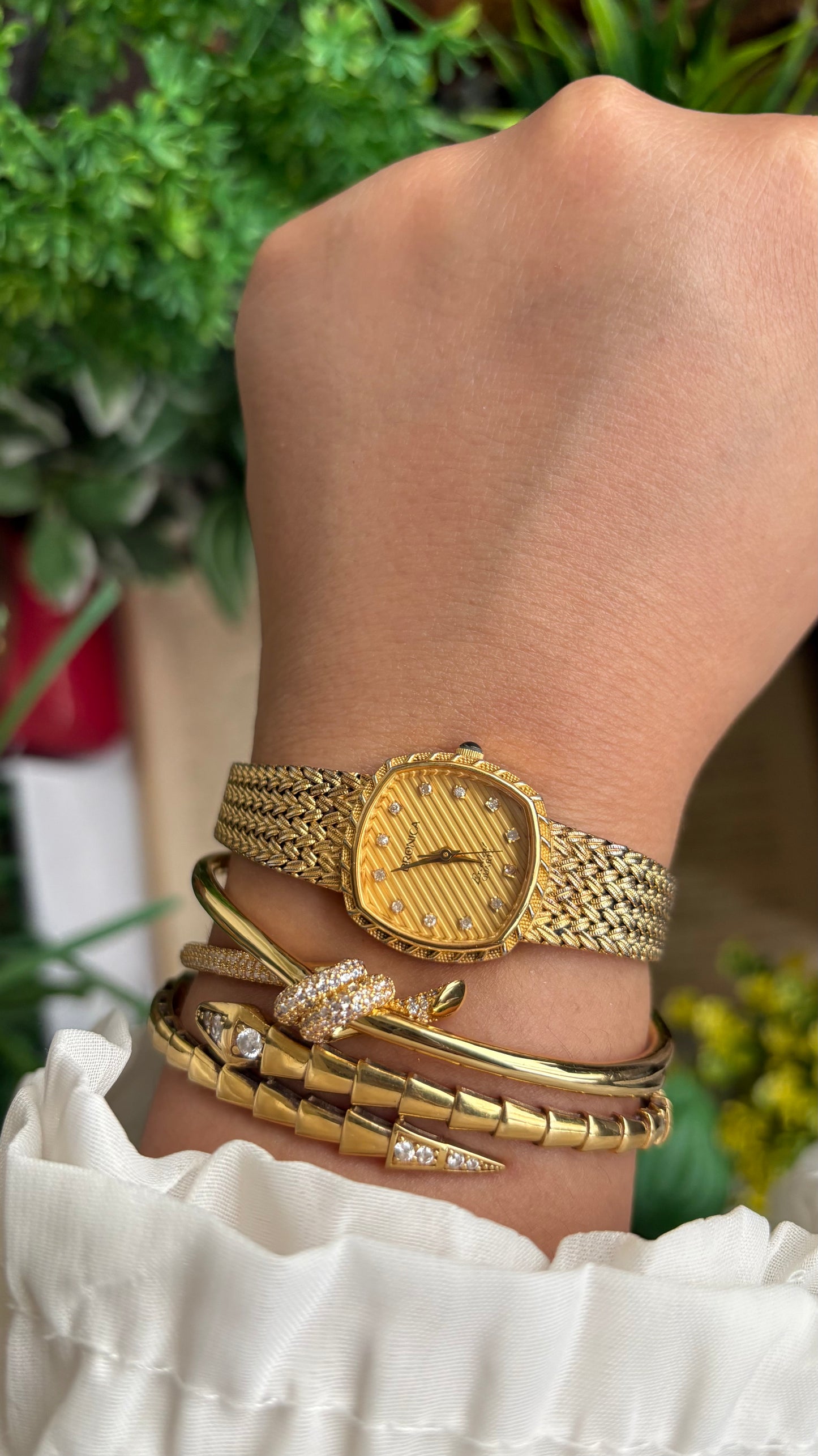 Vintage Bronica Excellent Watch in Gold Tone
