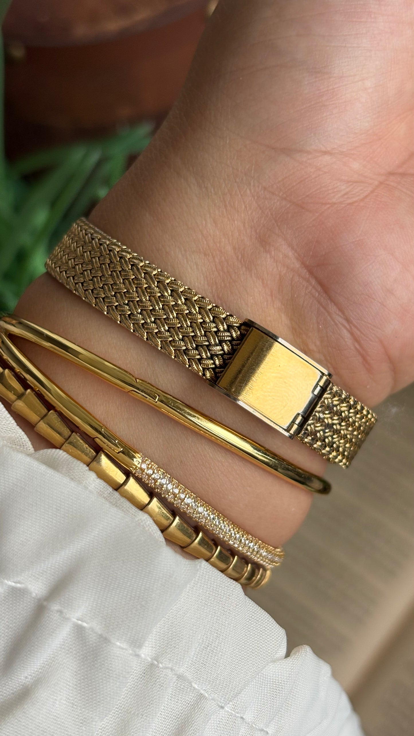 Vintage Bronica Excellent Watch in Gold Tone
