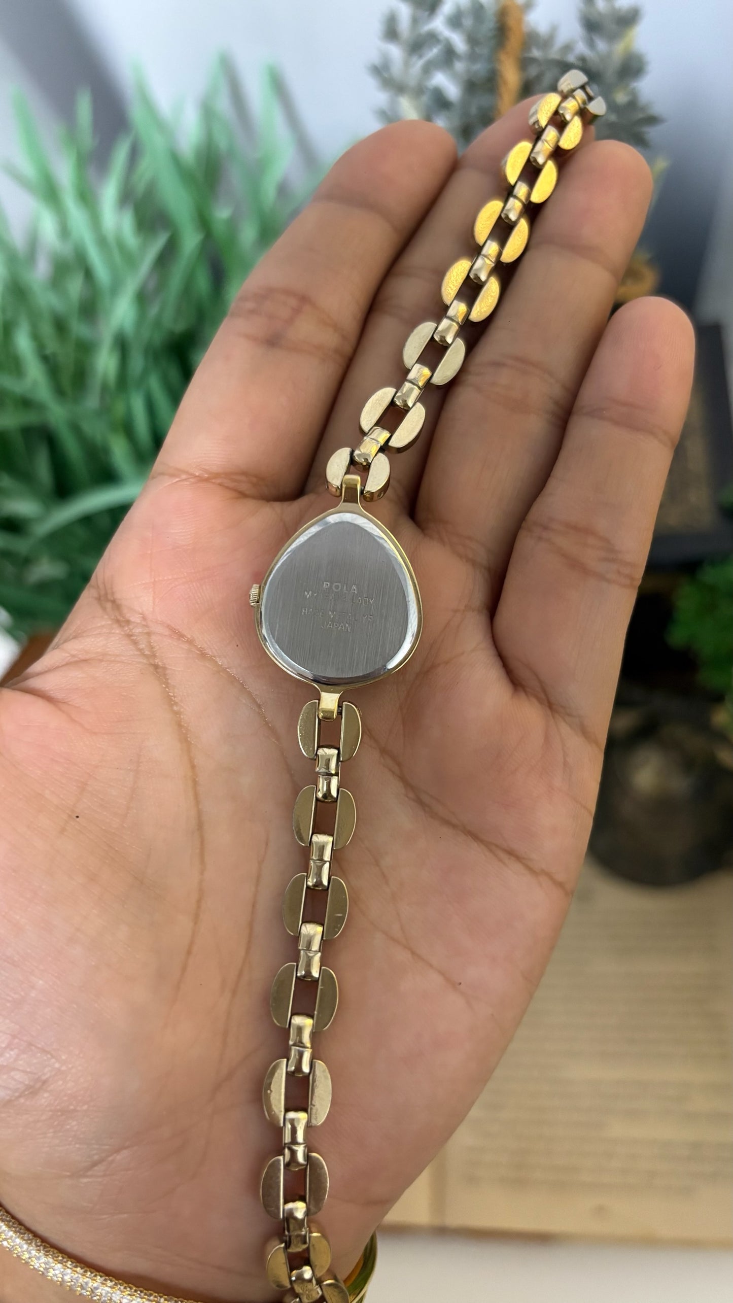 Vintage Pola Teardrop Faceted Crystal Watch with Open Oval Links in Gold Tone Quartz