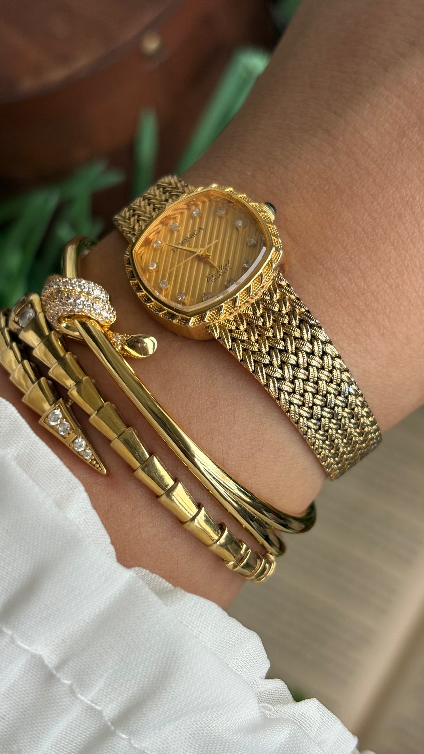 Vintage Bronica Excellent Watch in Gold Tone