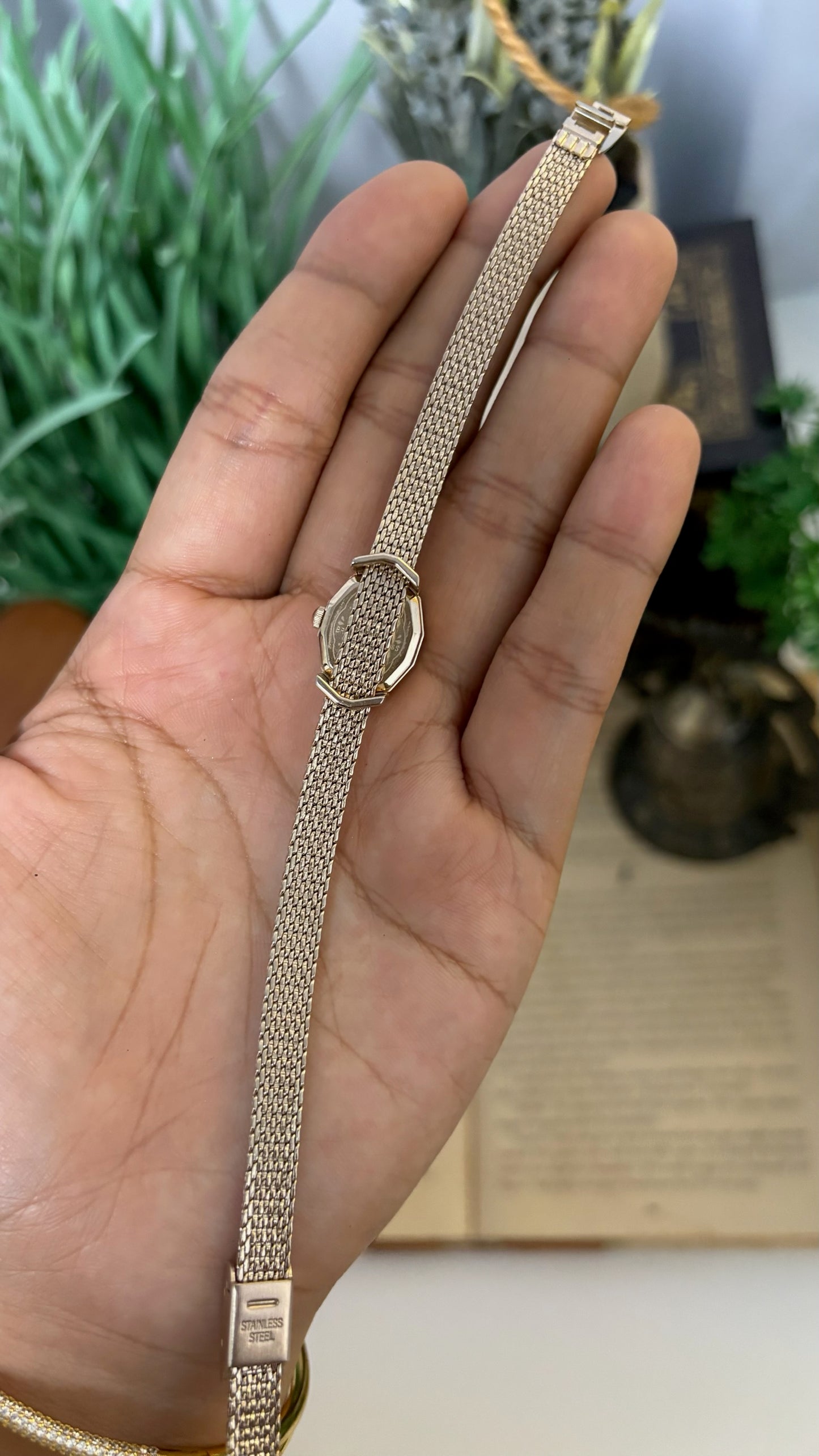 Vintage Nojess Octagonal Watch with Mesh Strap in Gold Tone Quartz