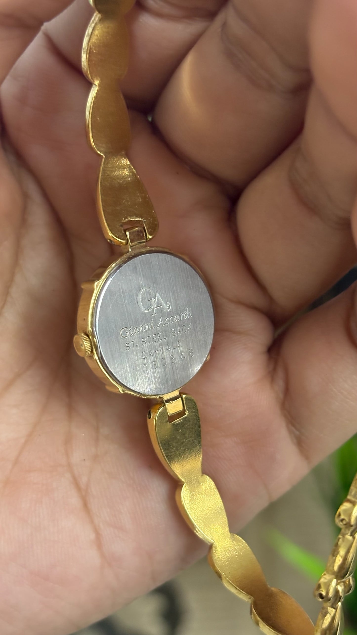 Vintage Gianni Accardi Round Watch with Gold Tone Link Bracelet Quartz