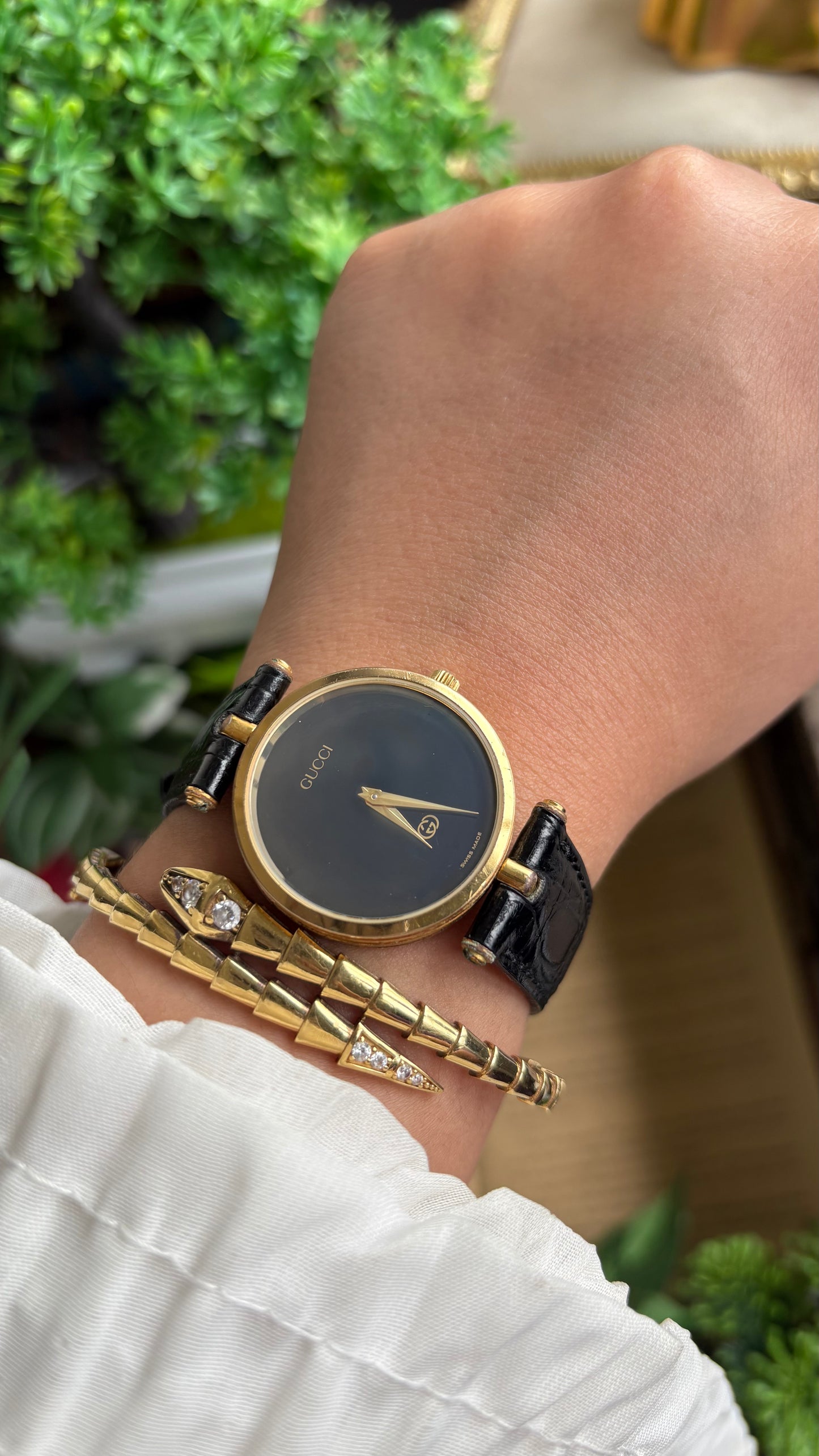 Vintage Gucci Swiss Watch in Black Leather Strap