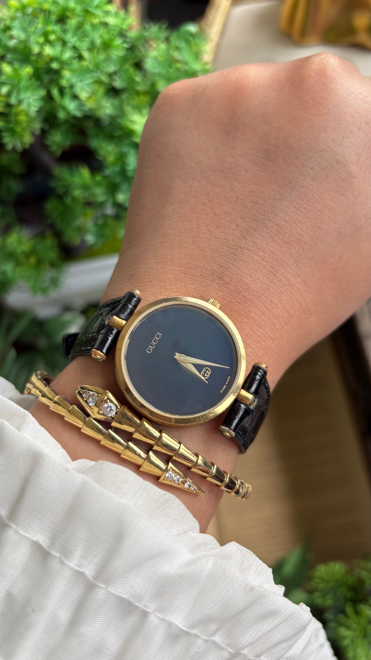 Vintage Gucci Swiss Watch in Black Leather Strap