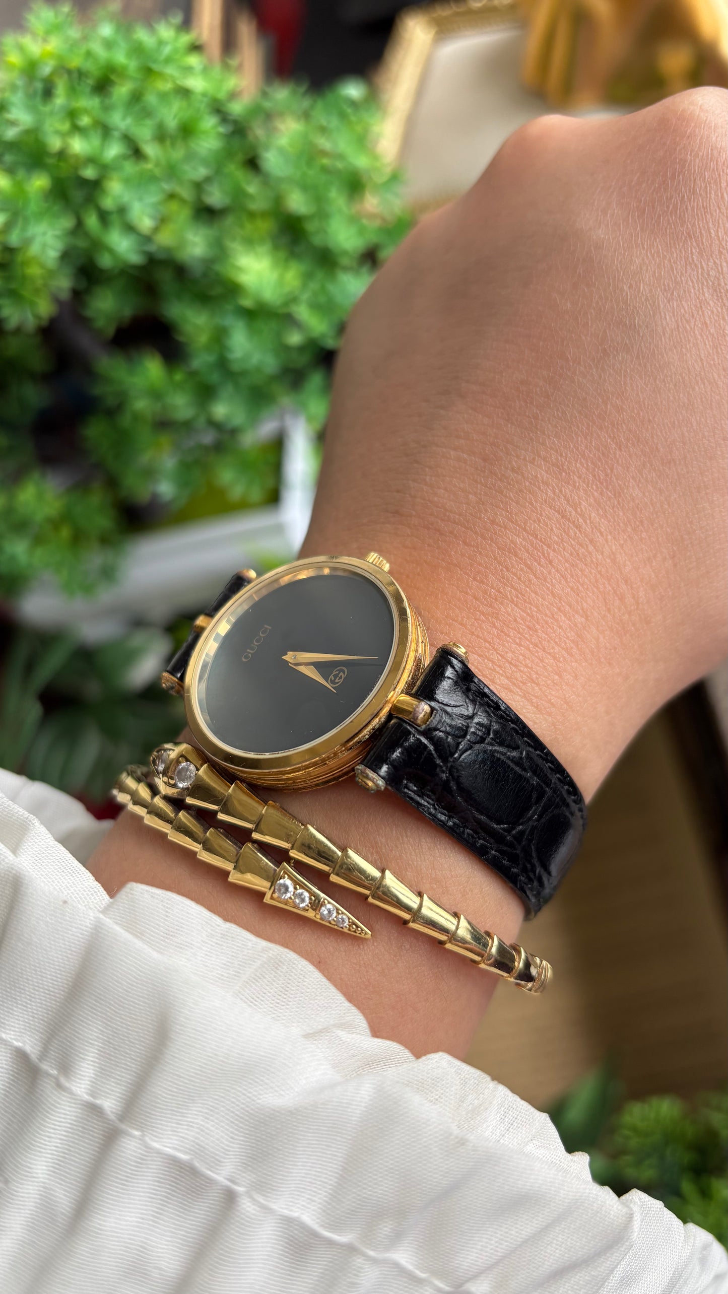 Vintage Gucci Swiss Watch in Black Leather Strap