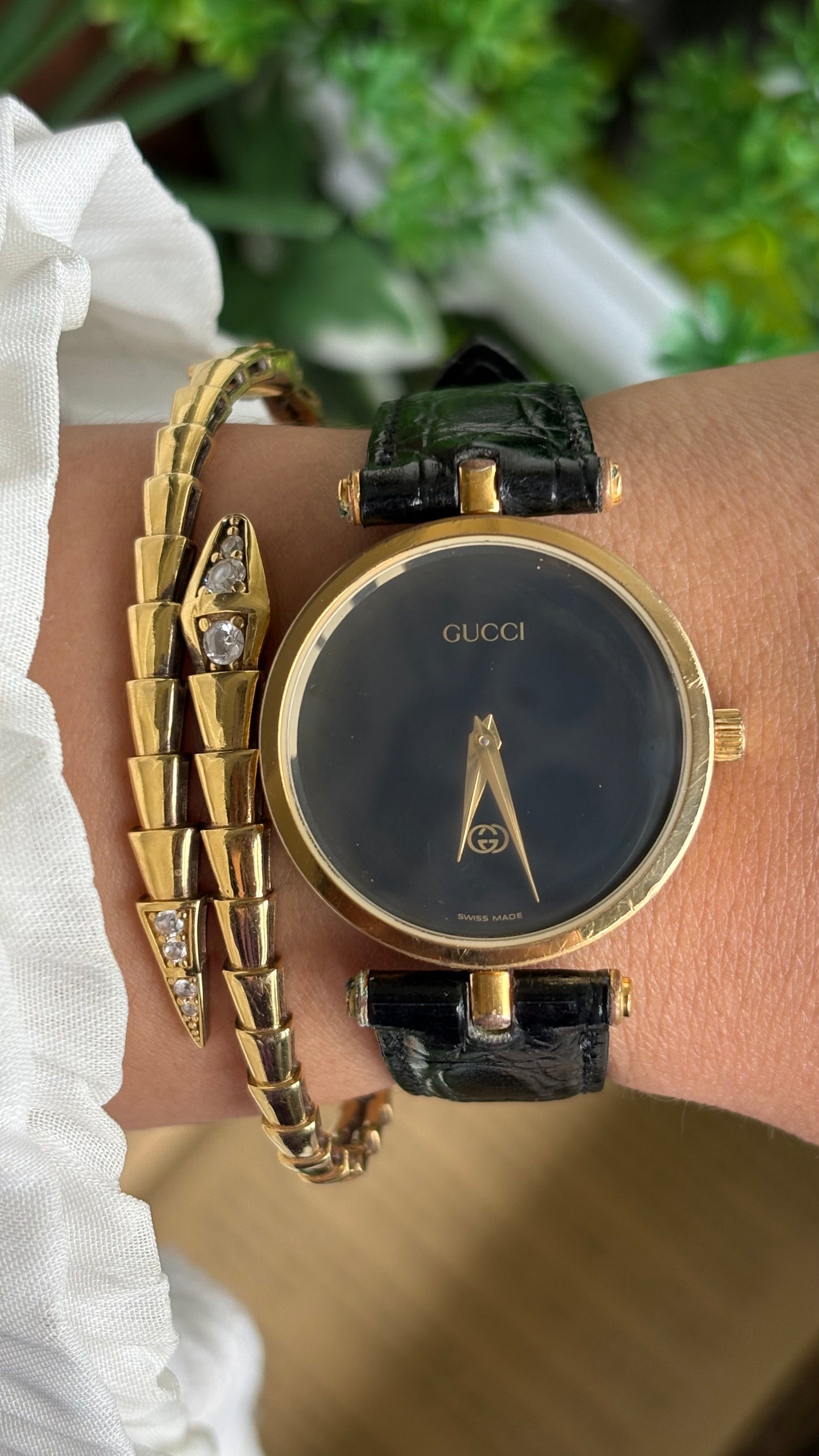 Vintage Gucci Swiss Watch in Black Leather Strap