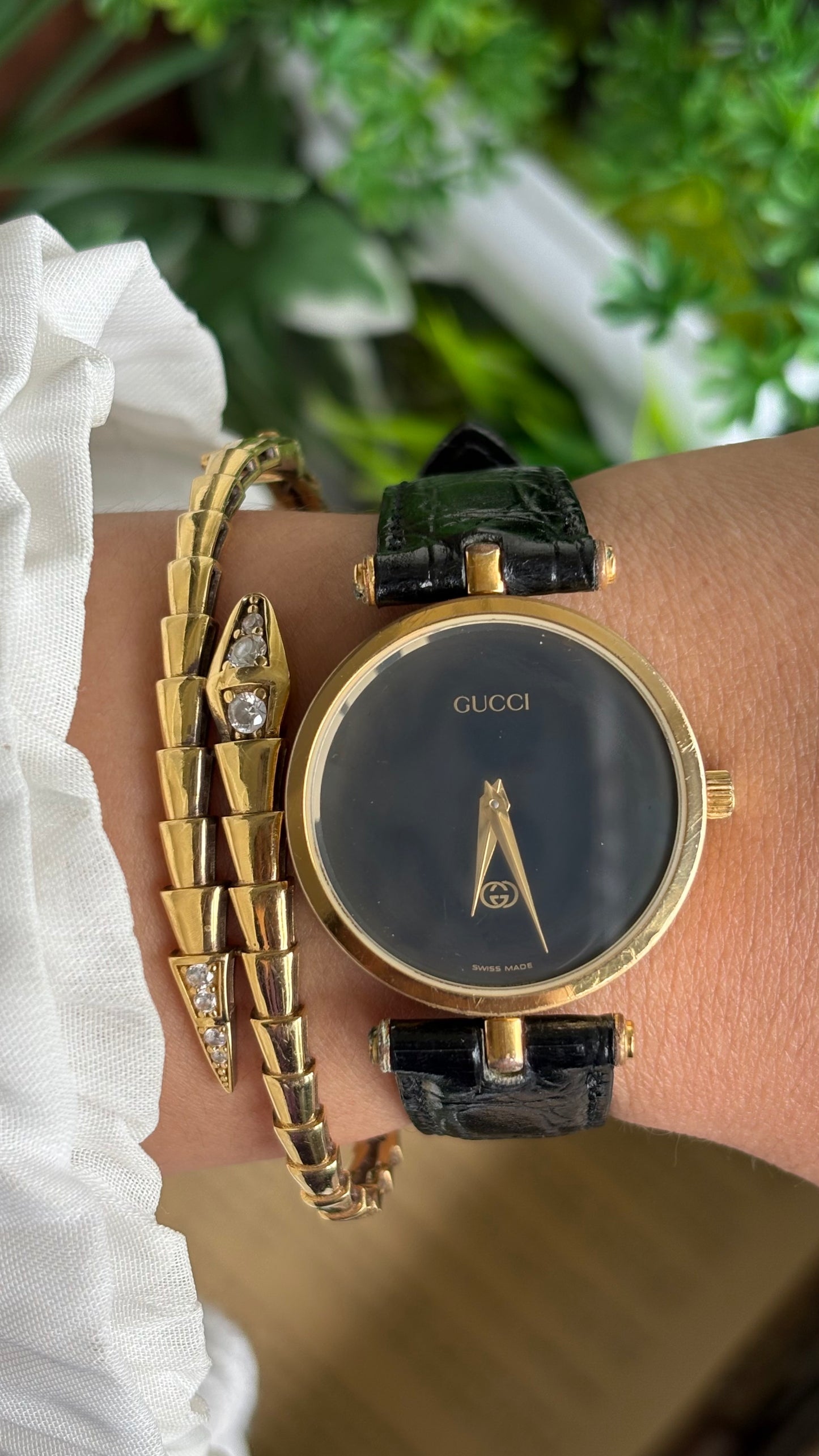 Vintage Gucci Swiss Watch in Black Leather Strap