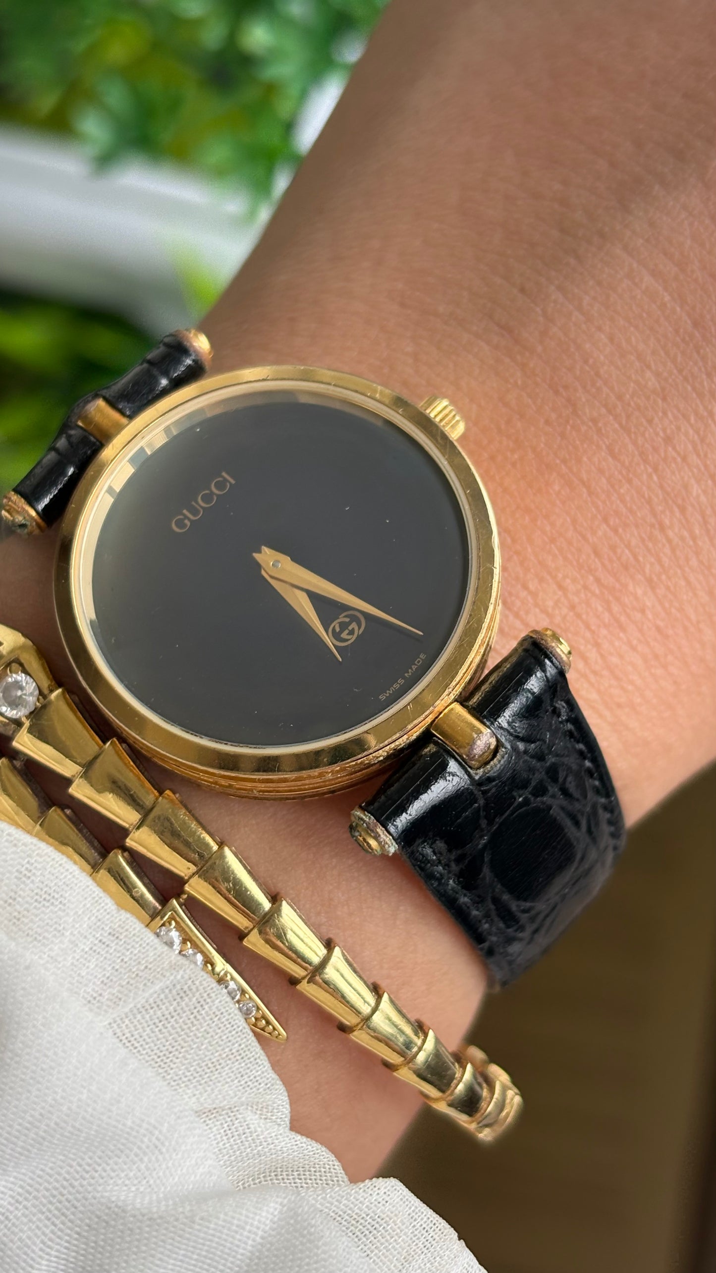 Vintage Gucci Swiss Watch in Black Leather Strap