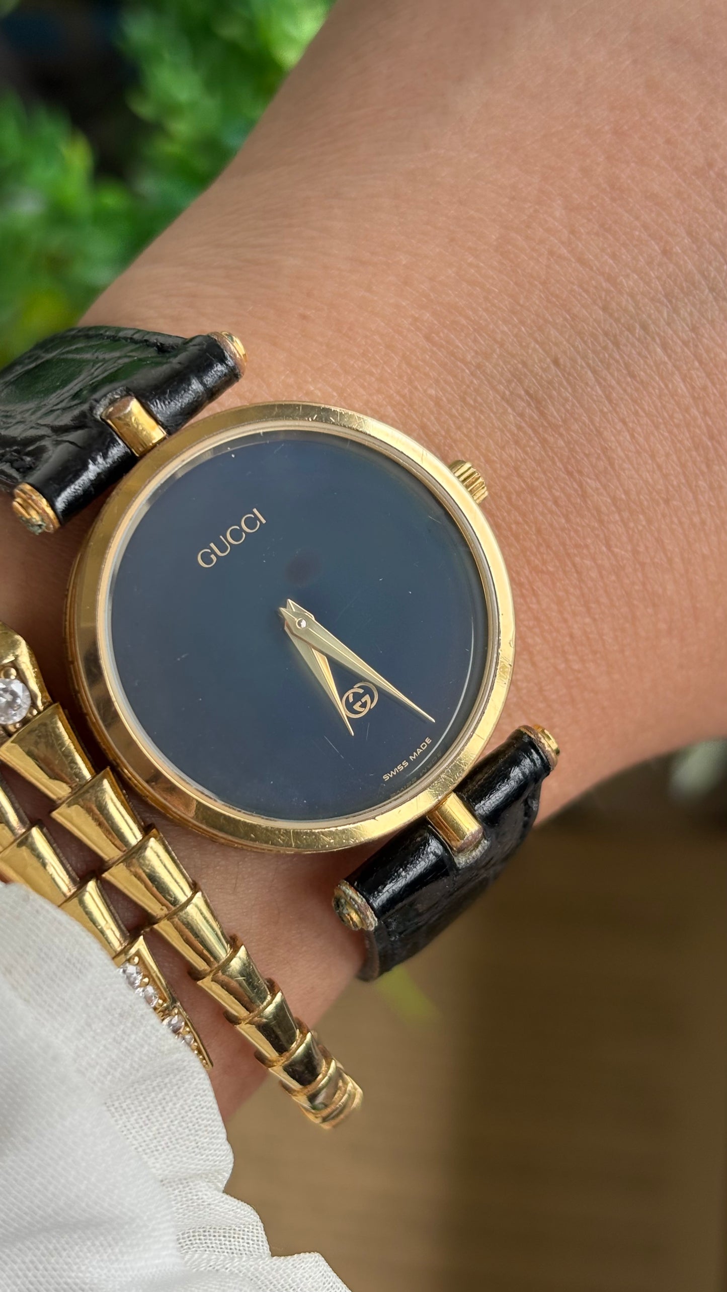 Vintage Gucci Swiss Watch in Black Leather Strap