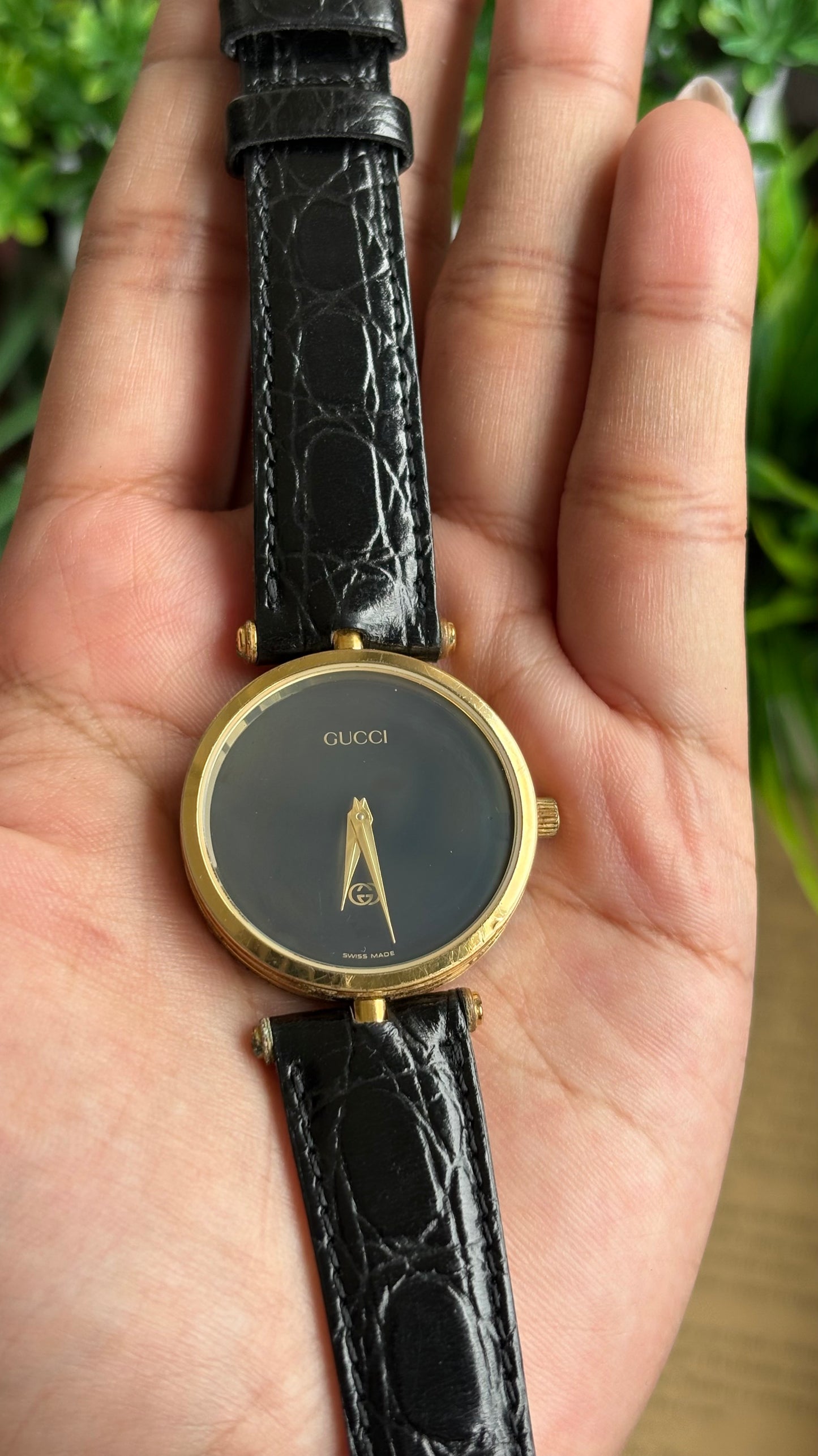 Vintage Gucci Swiss Watch in Black Leather Strap