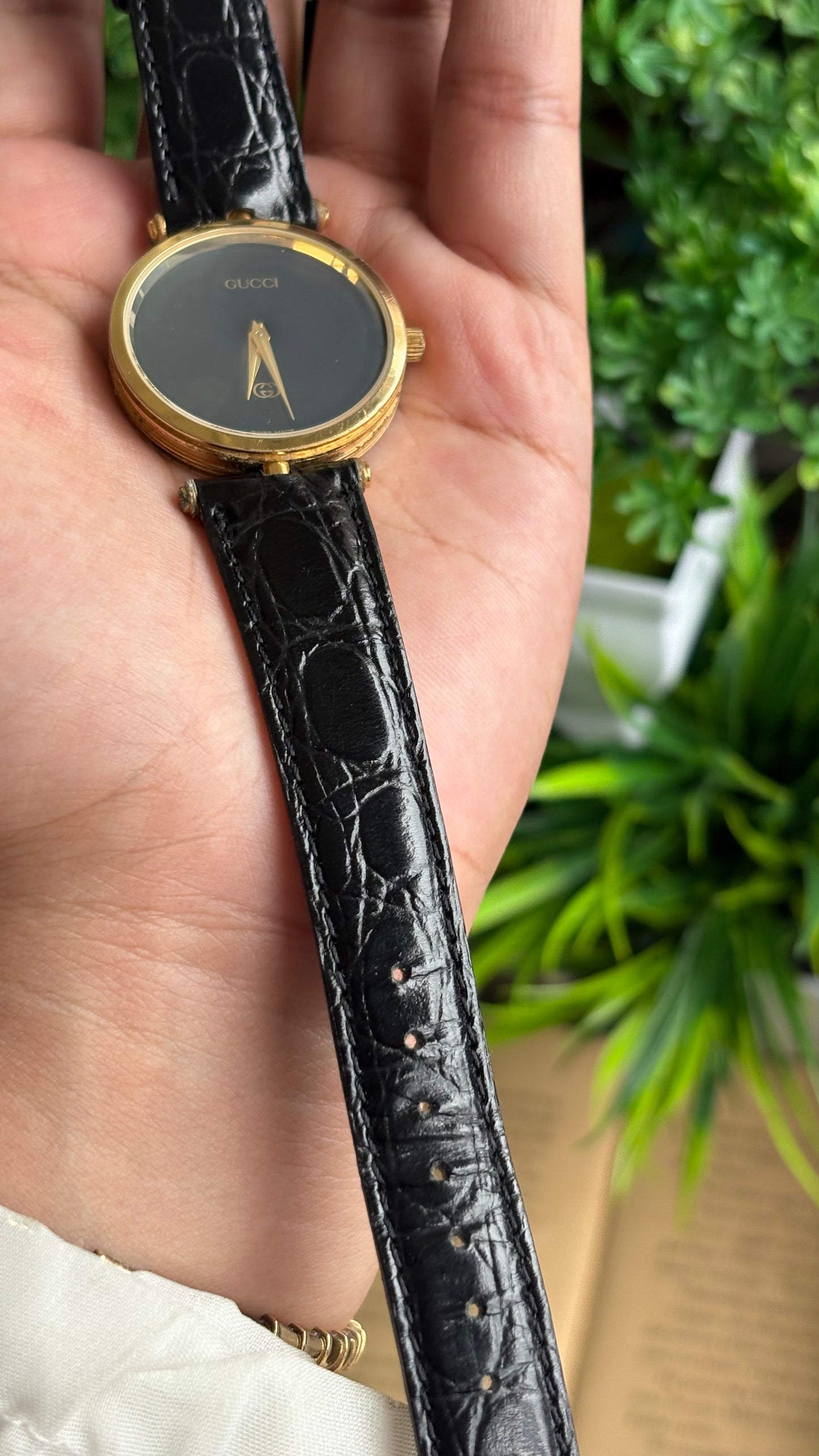 Vintage Gucci Swiss Watch in Black Leather Strap