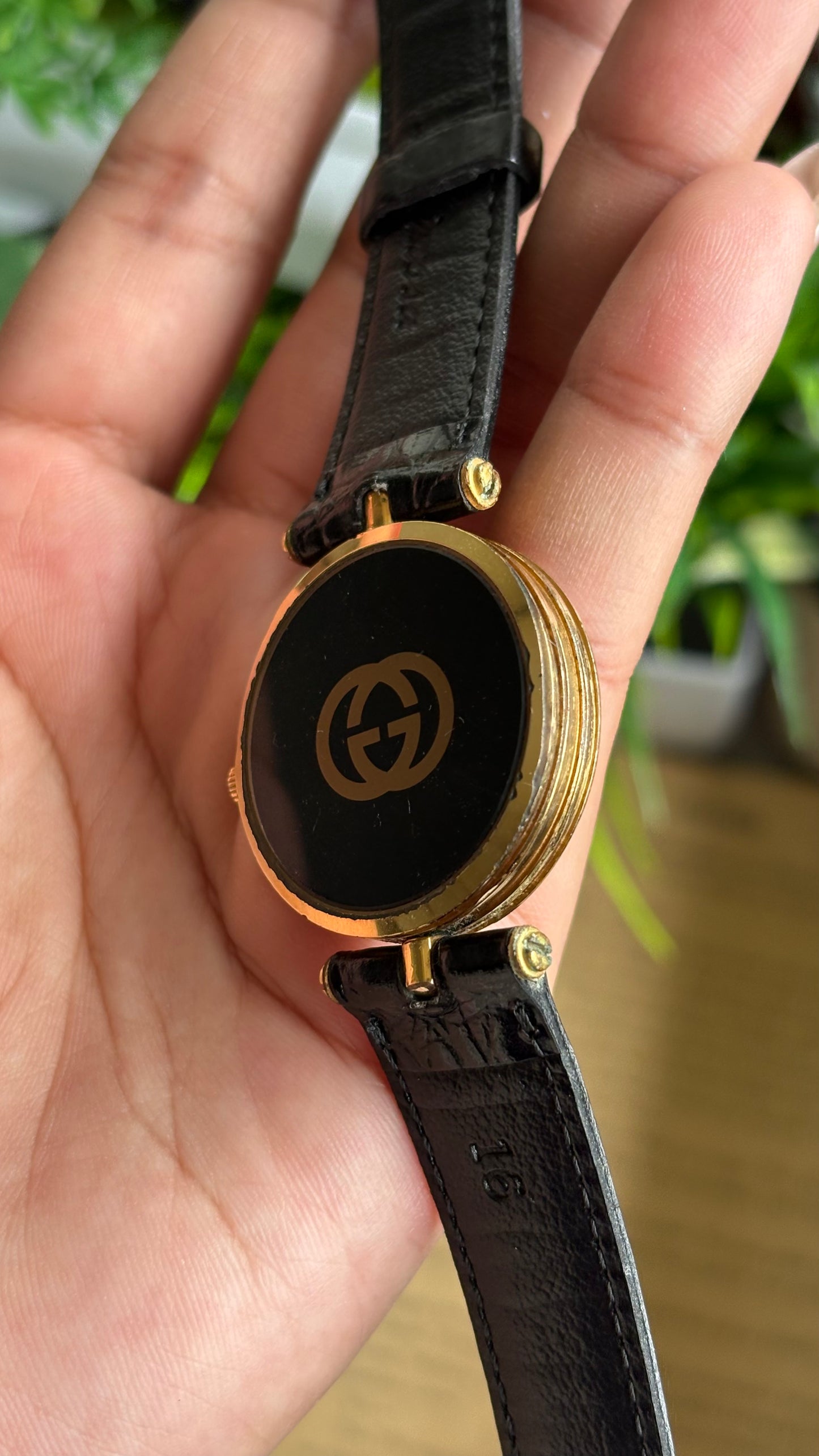 Vintage Gucci Swiss Watch in Black Leather Strap