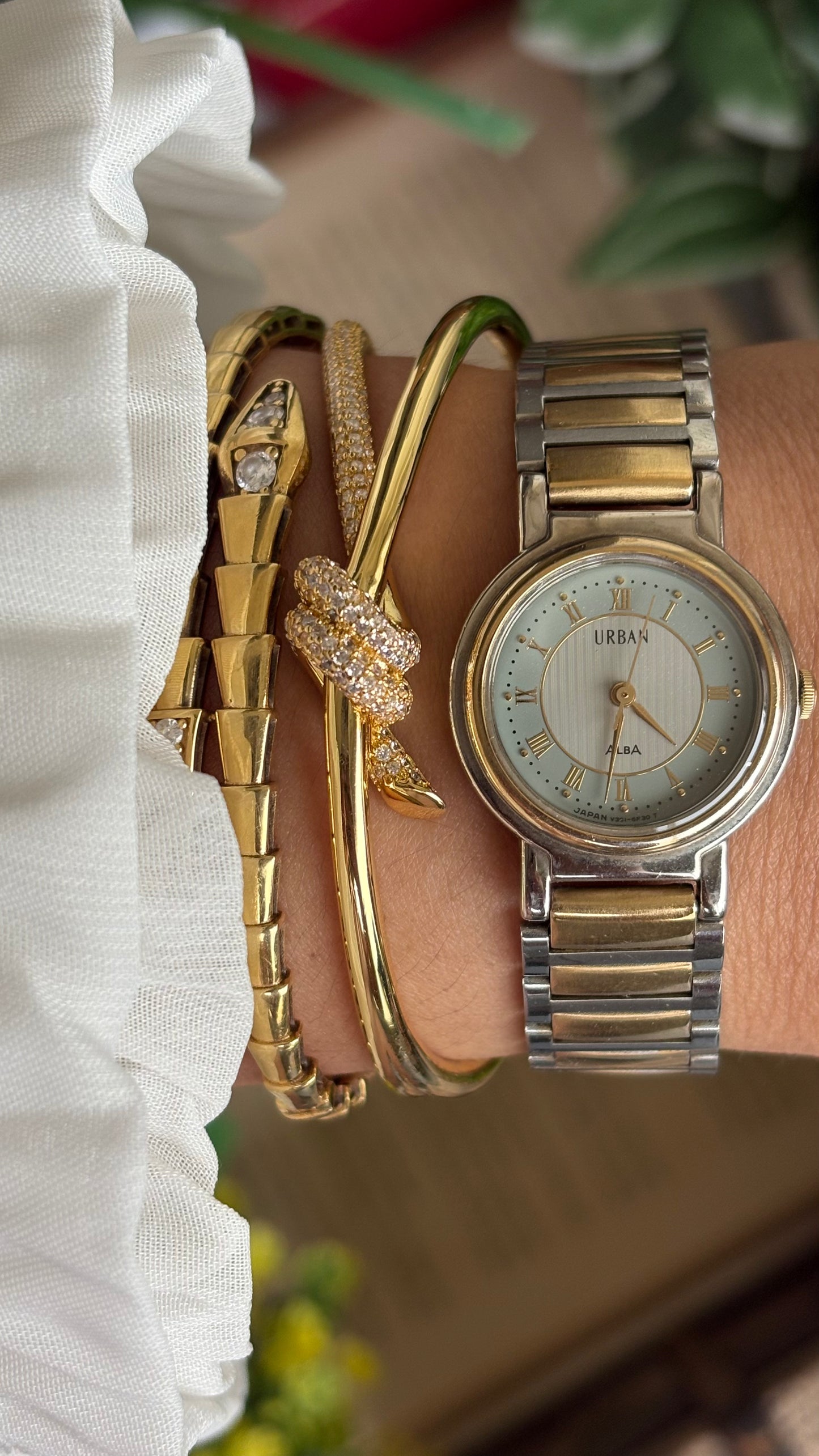 Vintage Urban Alba Seiko Watch in Two-Tone Beautiful Light Blue Dial