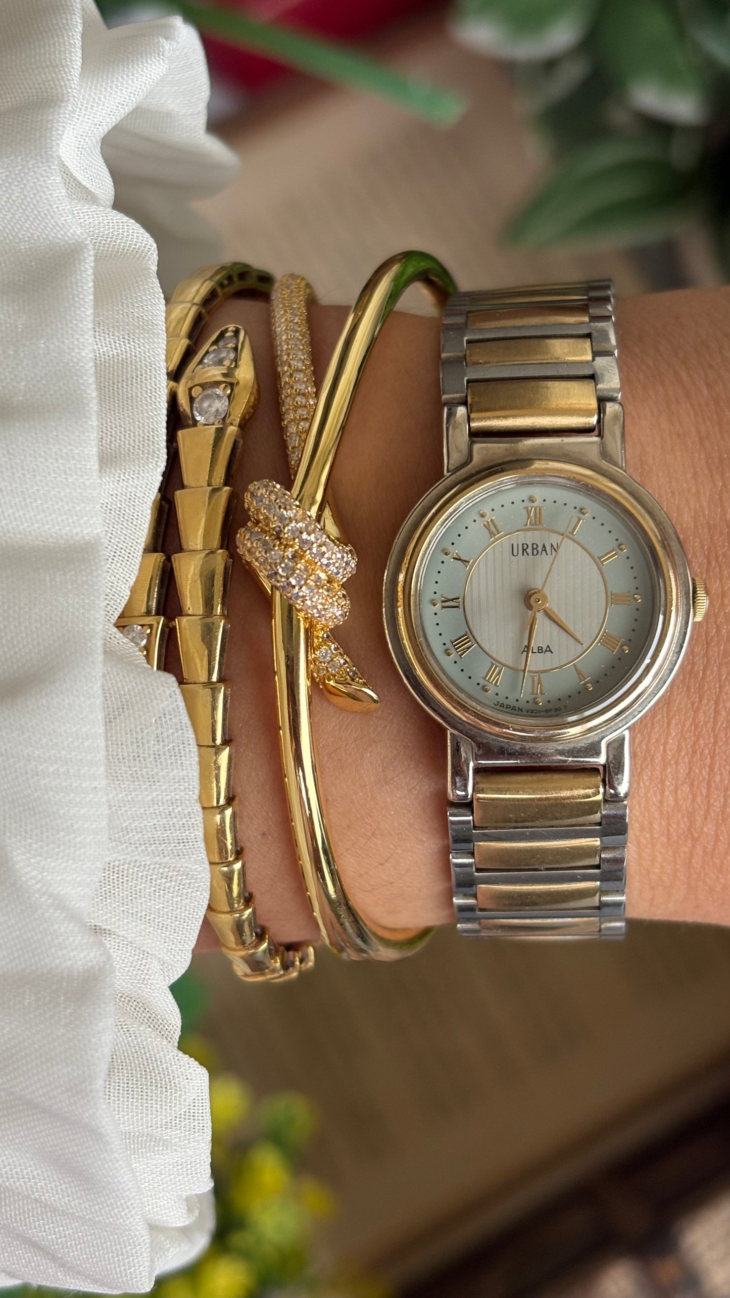 Vintage Urban Alba Seiko Watch in Two-Tone Beautiful Light Blue Dial