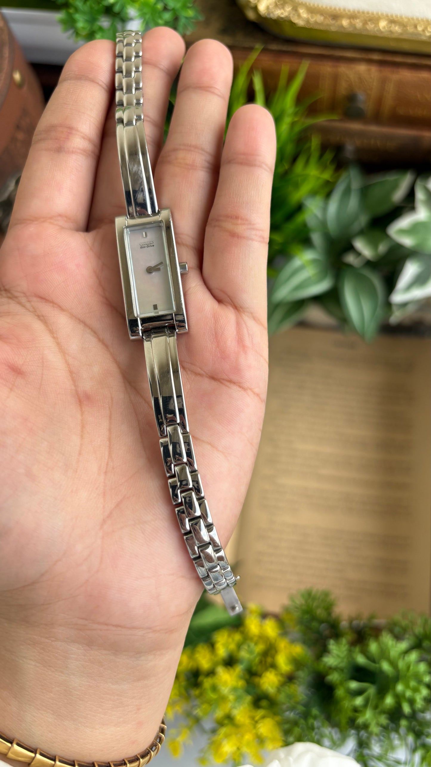 Extremely Rare and Slim Vintage Citizen Eco-Drive Solar Watch in Silver Tone Pearl Dial