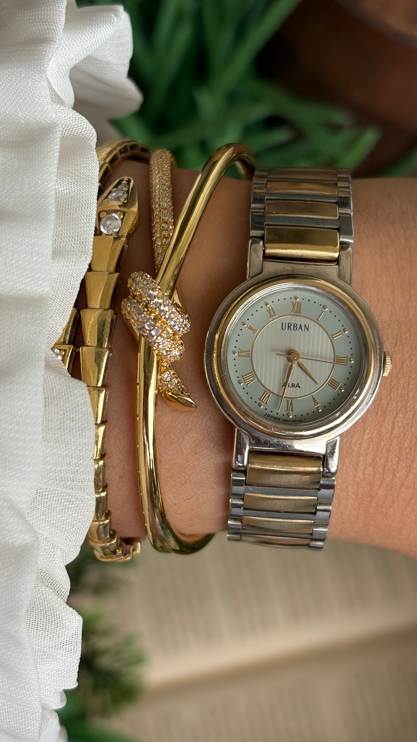 Vintage Urban Alba Seiko Watch in Two-Tone Beautiful Light Blue Dial