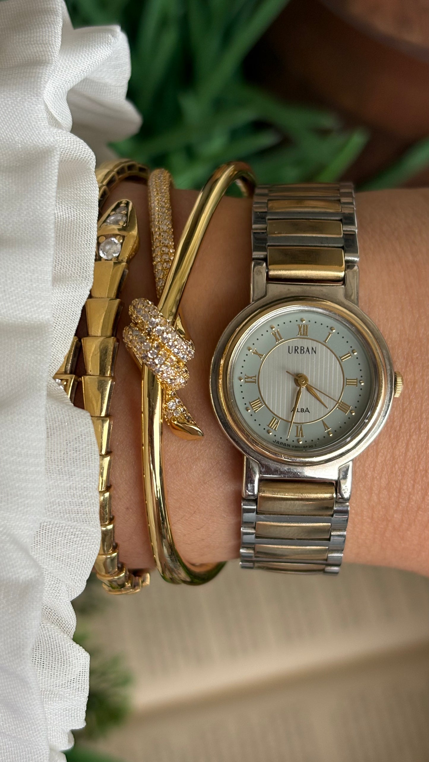 Vintage Urban Alba Seiko Watch in Two-Tone Beautiful Light Blue Dial