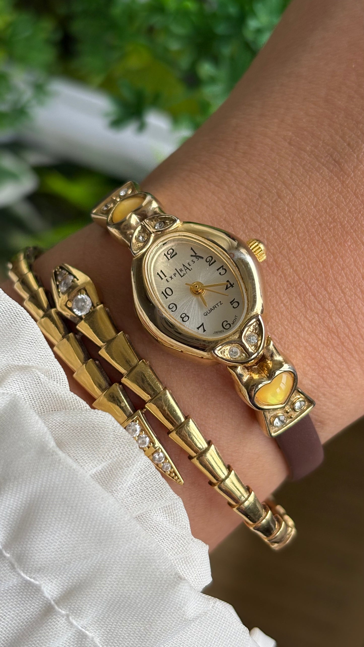 Vintage LA Express Watch in Brown Leather Strap with Yellow Heart Stones