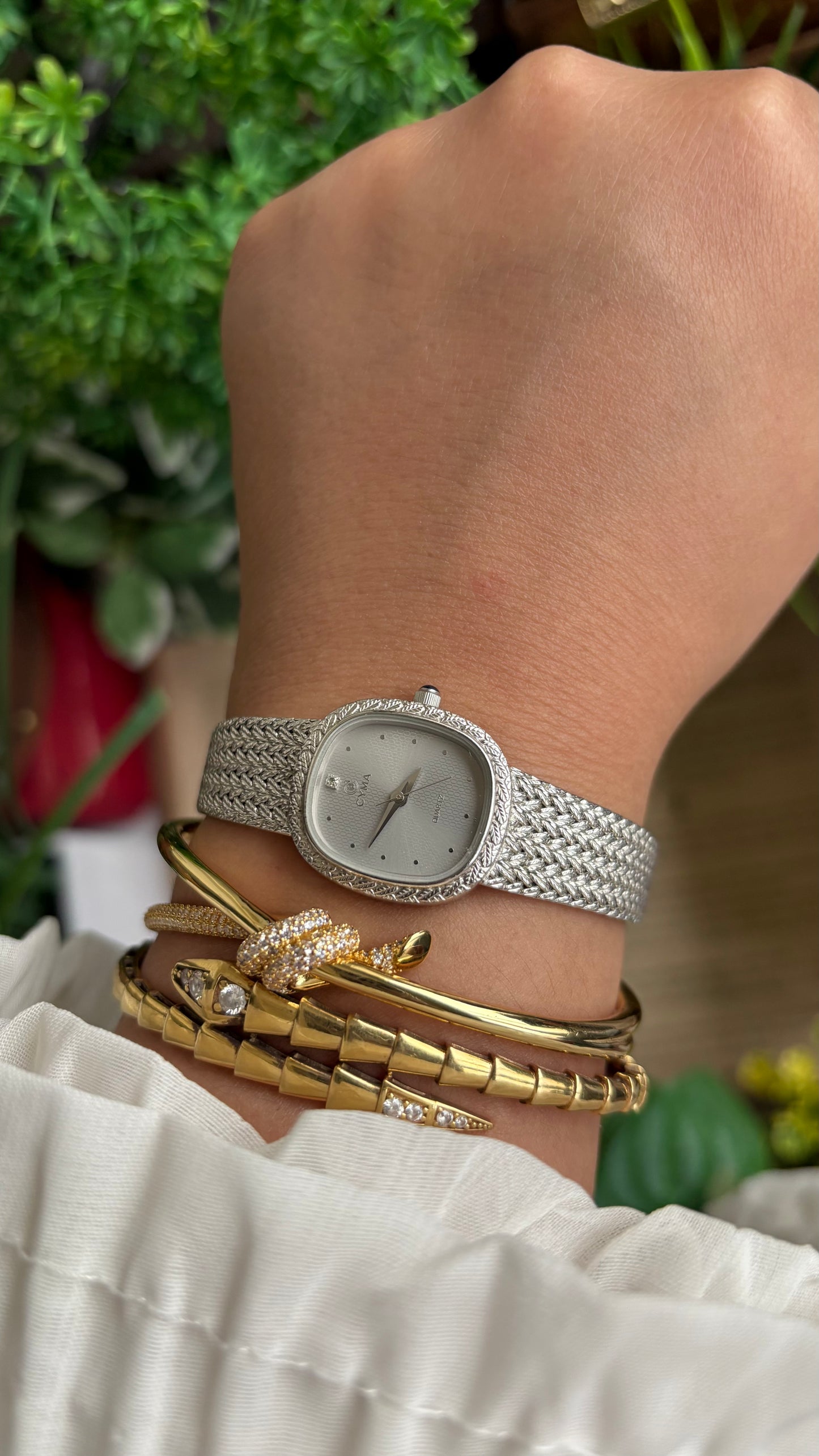 Vitnage Cyma Swiss Watch in Silver Tone Woven Strap
