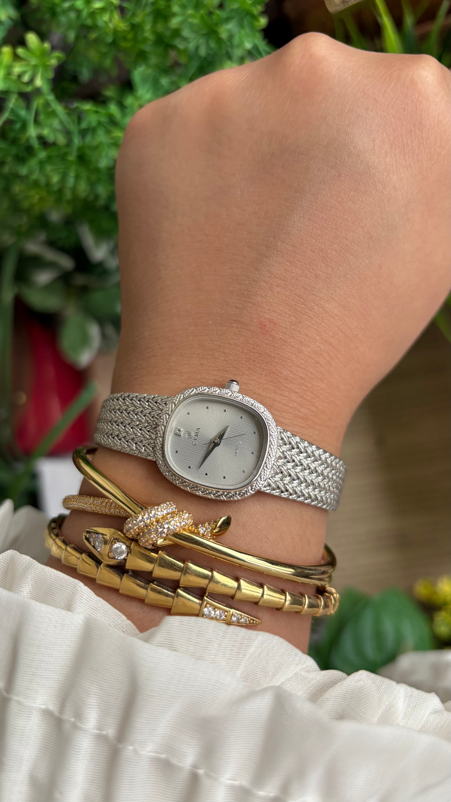 Vitnage Cyma Swiss Watch in Silver Tone Woven Strap
