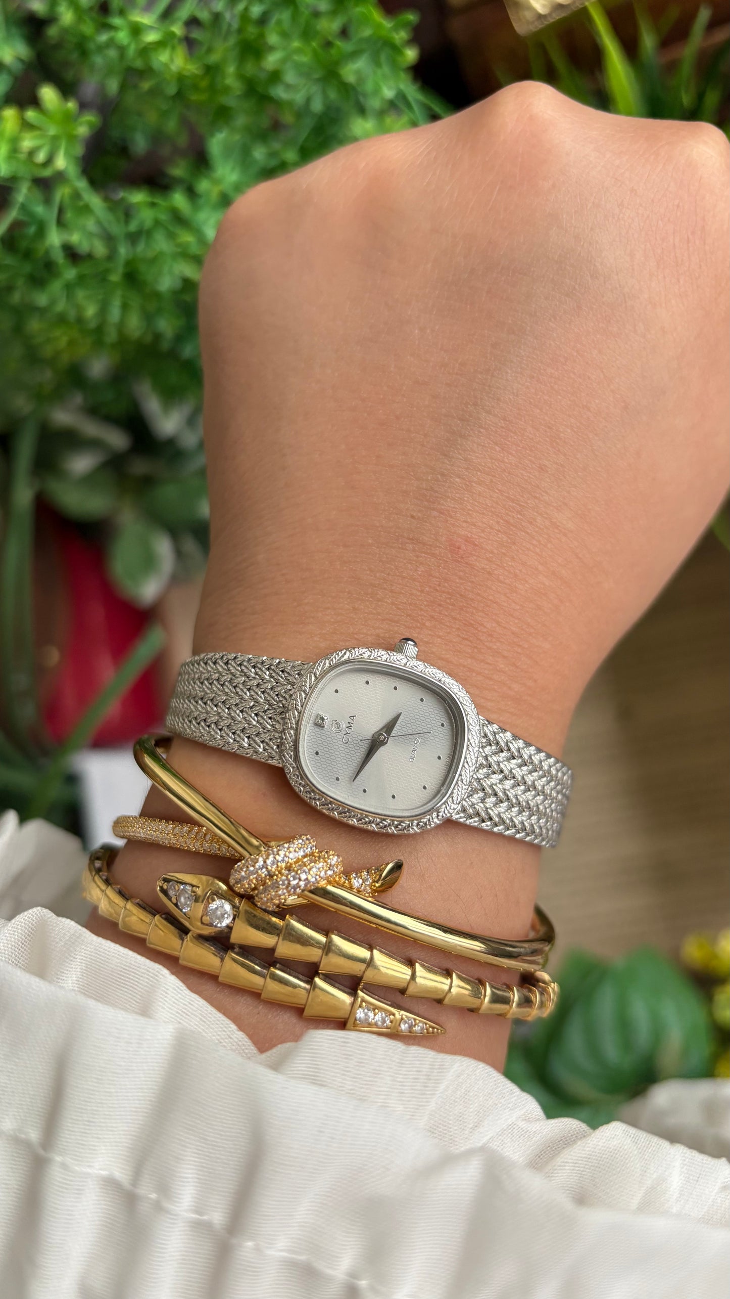 Vitnage Cyma Swiss Watch in Silver Tone Woven Strap